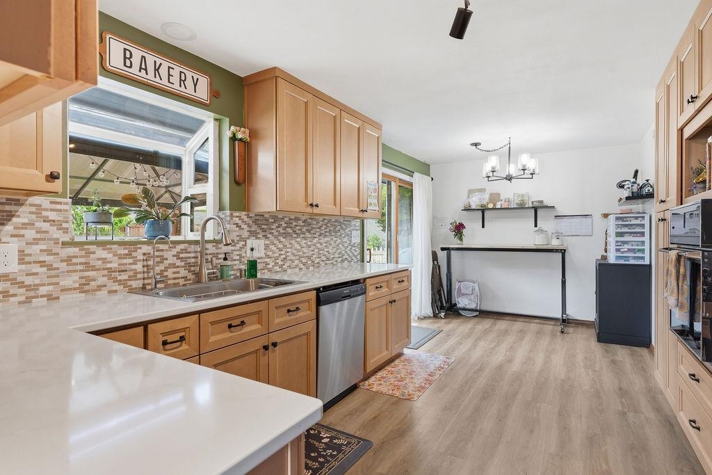 1907 TONI RAE Dr - Photo 11