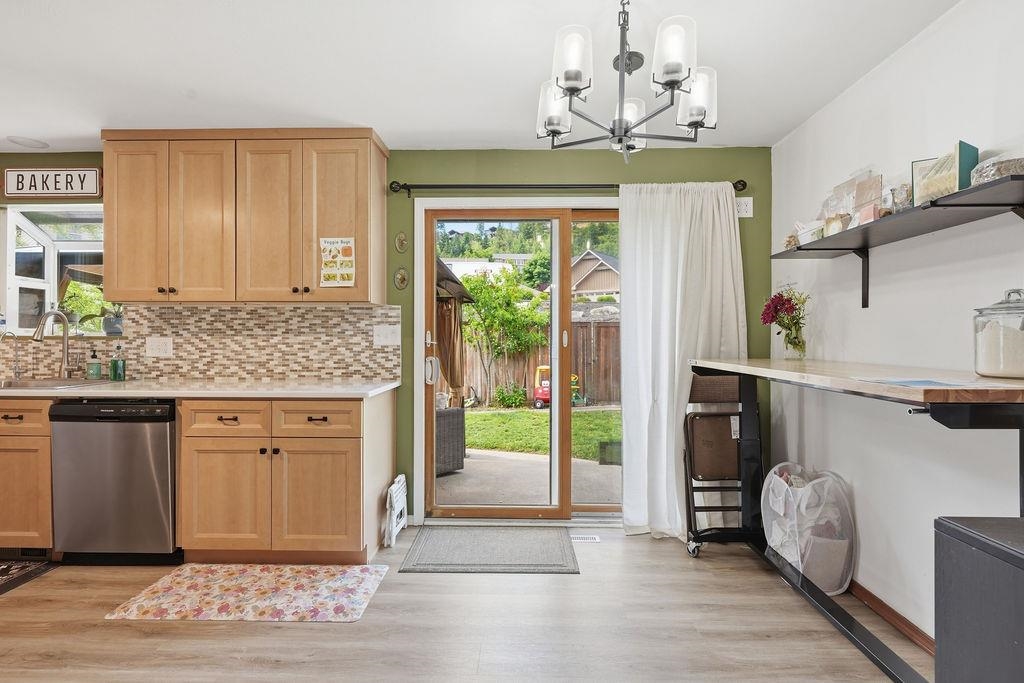 1907 TONI RAE Dr - Photo 15