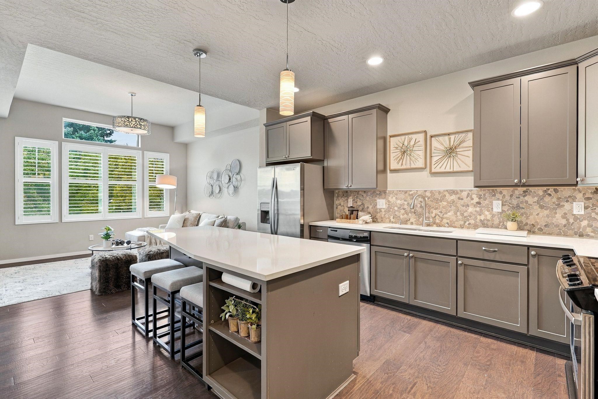 2121 W Bridge Ave - Photo 5