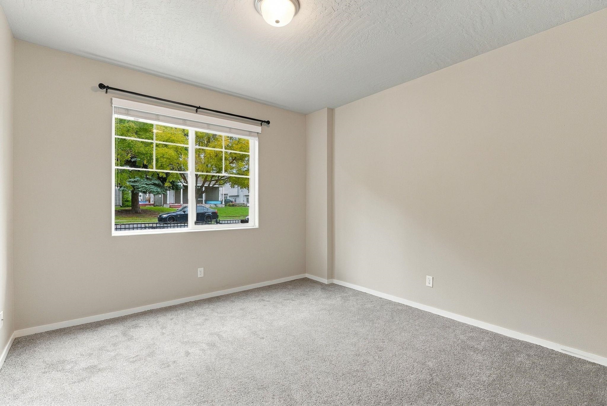 2121 W Bridge Ave - Photo 16