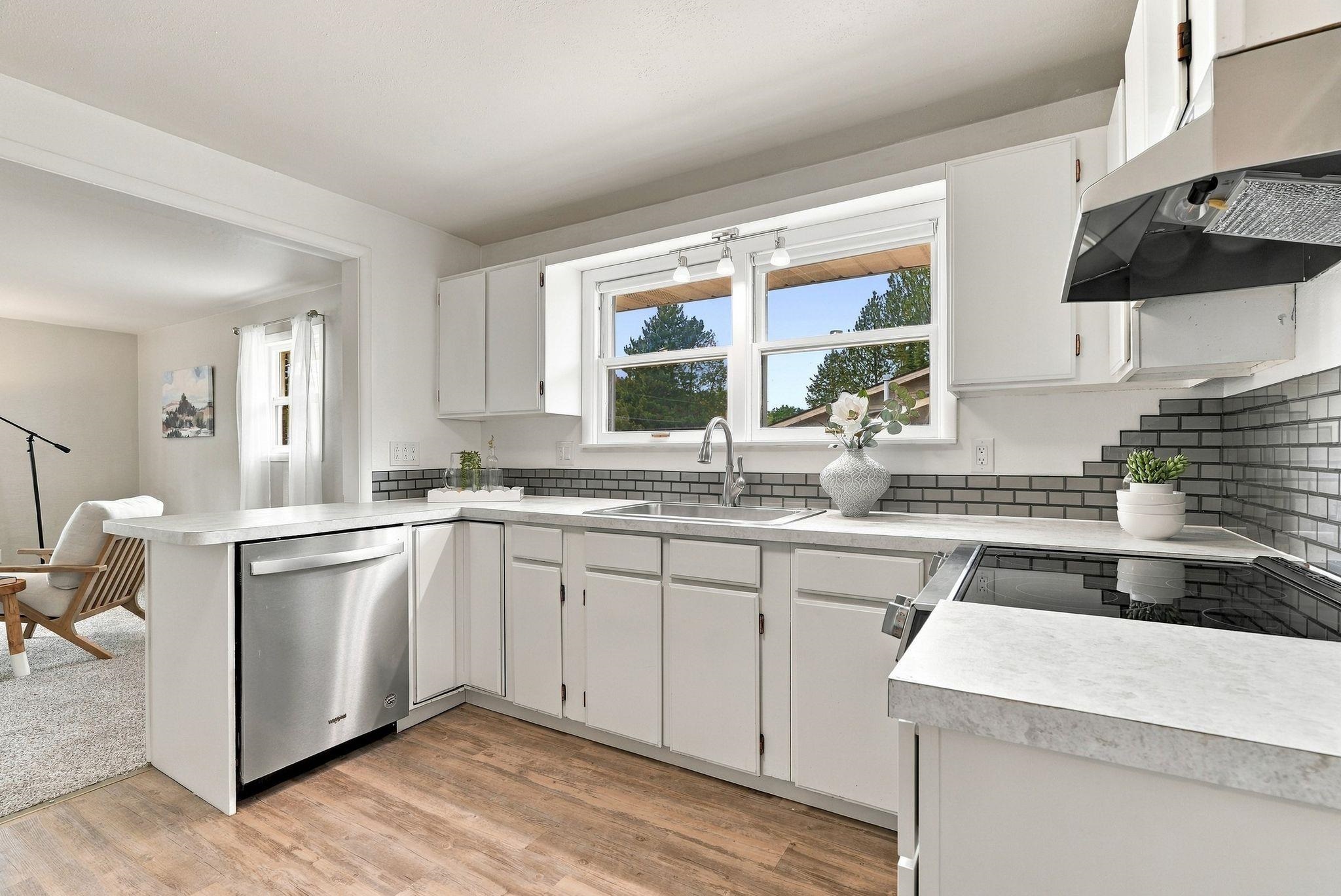 11403 E 11th Ave - Photo 21