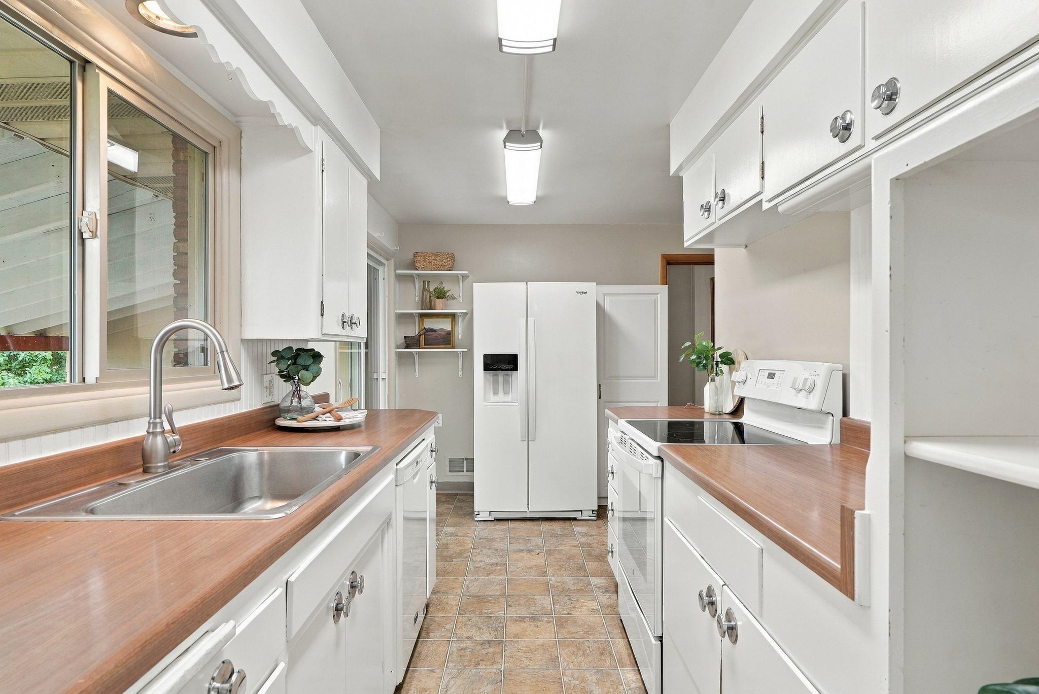 11403 E 11th Ave - Photo 10