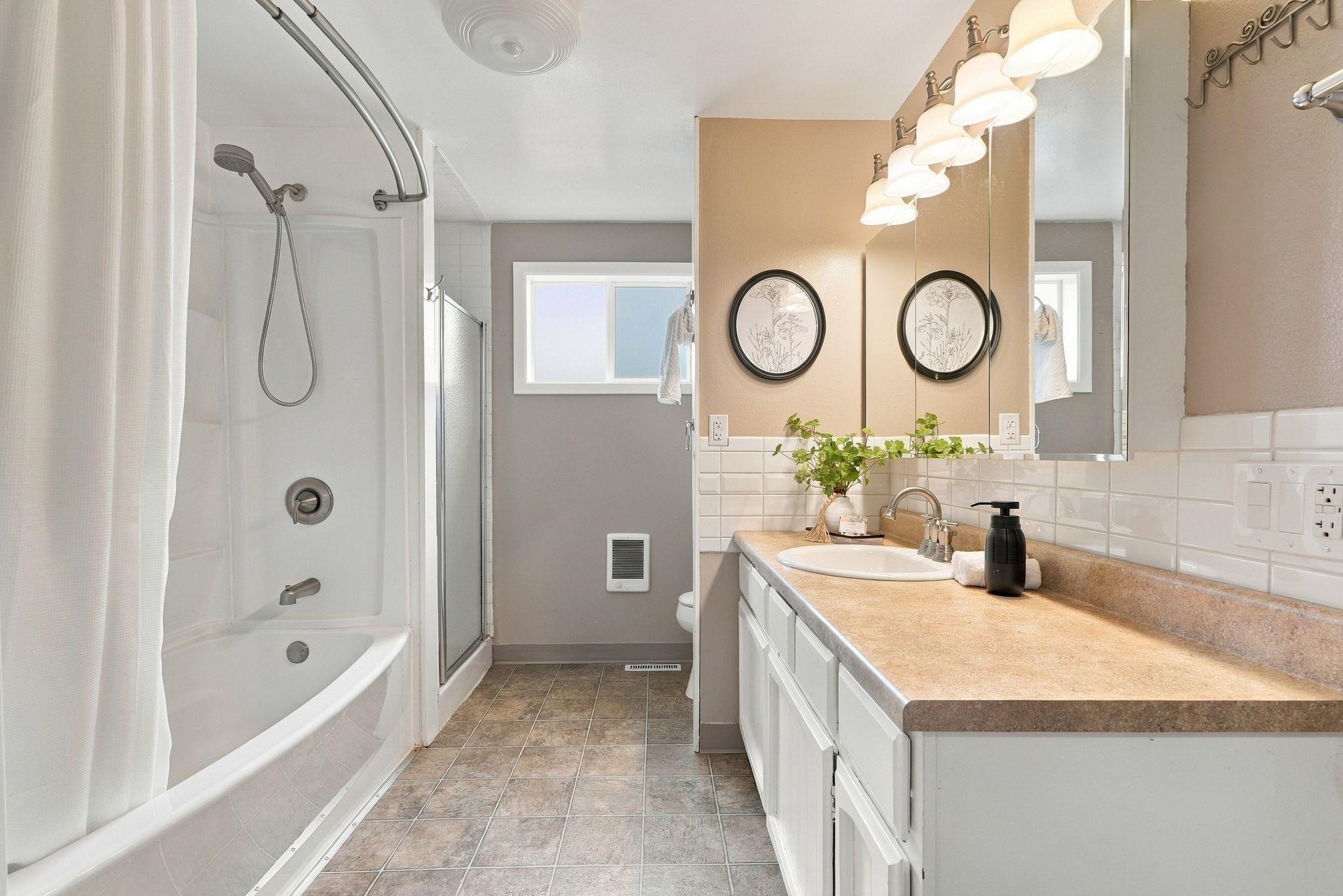 11403 E 11th Ave - Photo 12