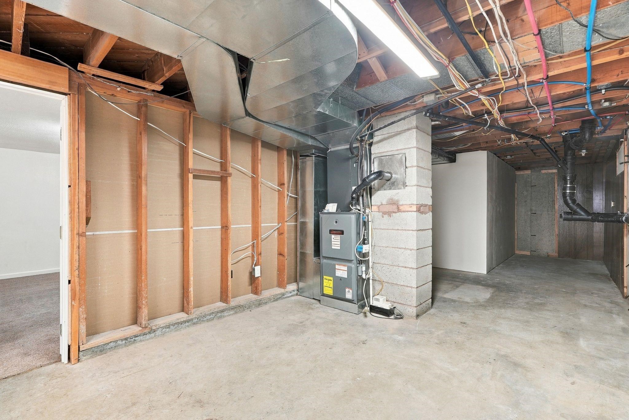 11403 E 11th Ave - Photo 32