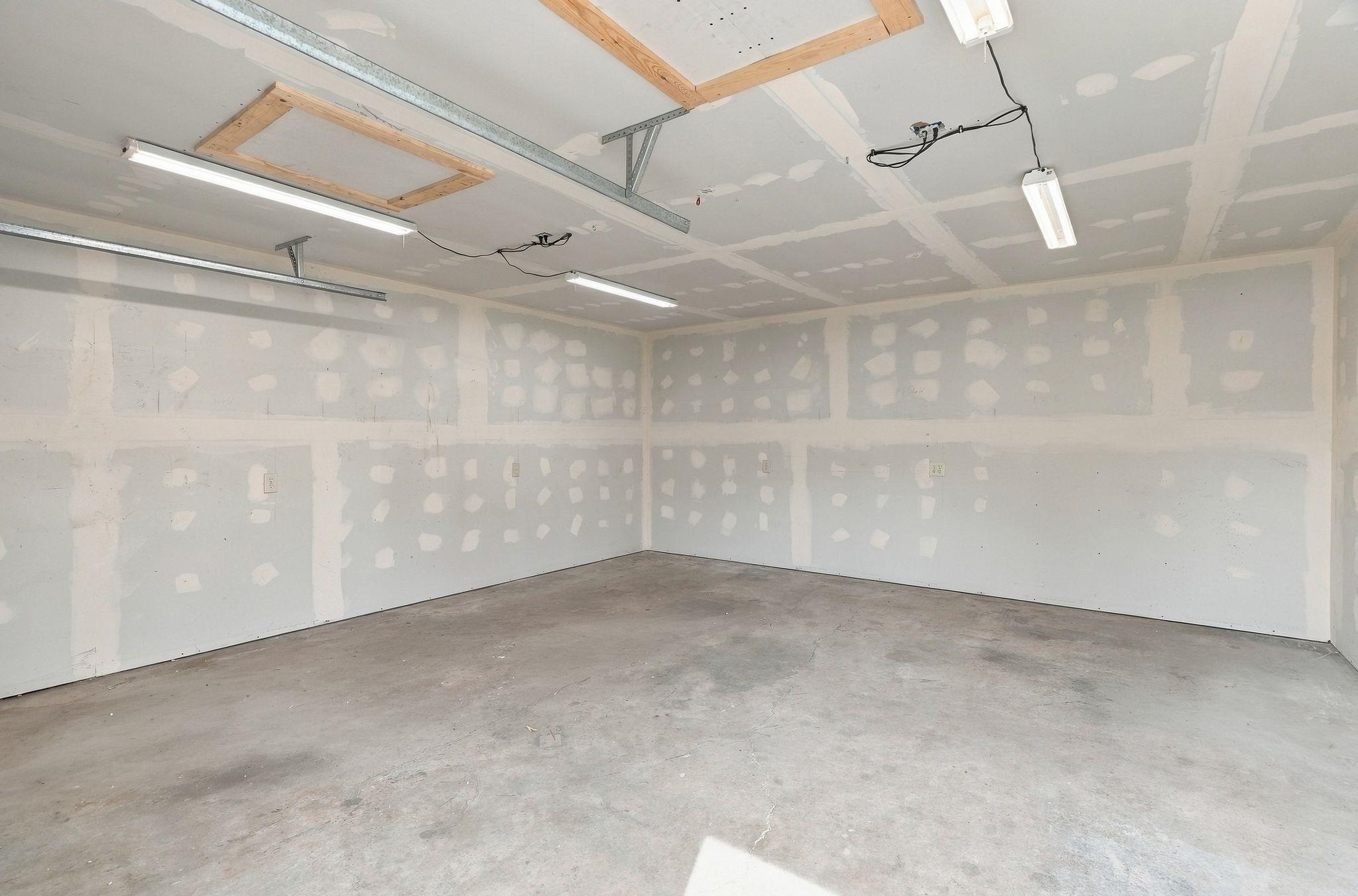 11403 E 11th Ave - Photo 39