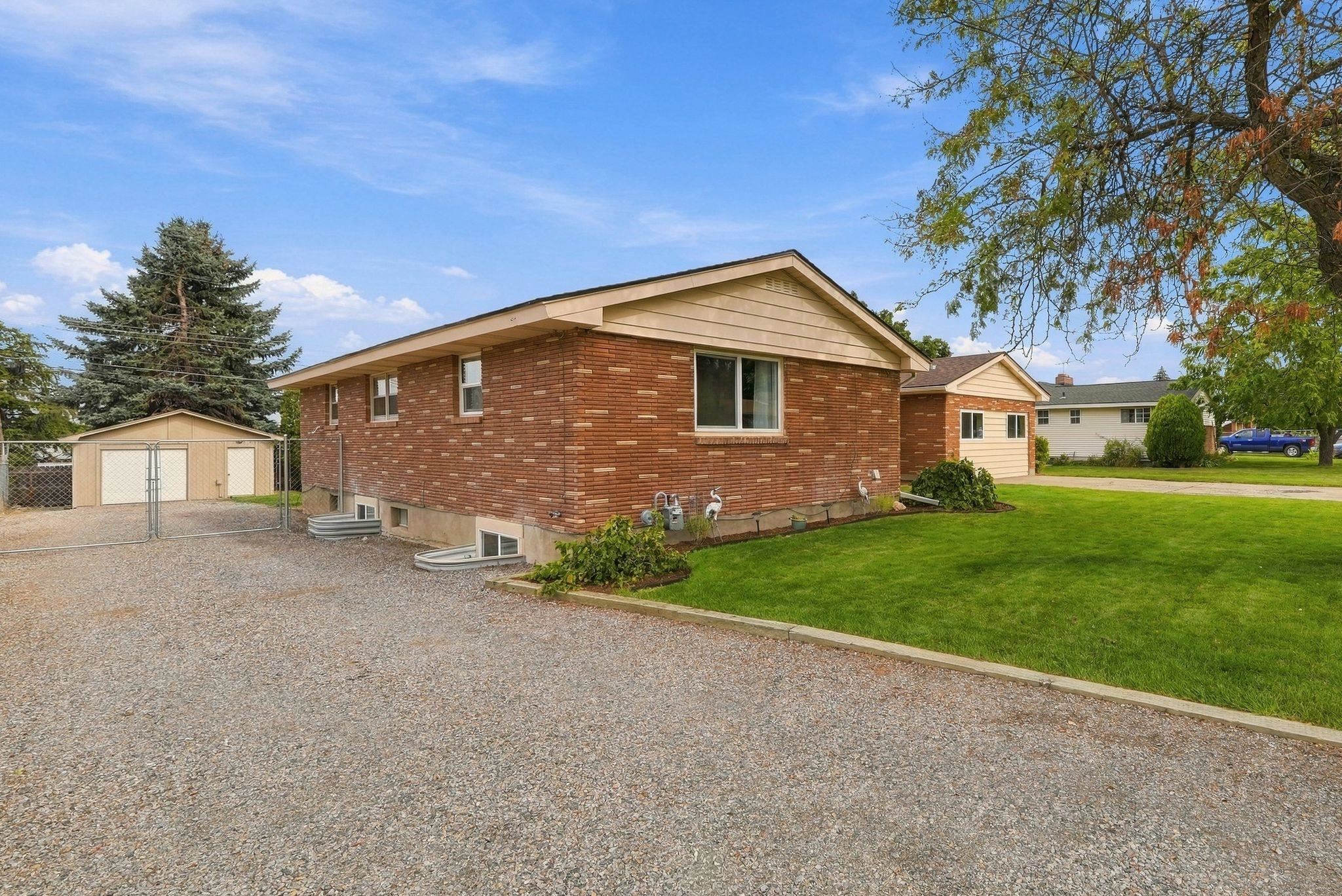 11403 E 11th Ave - Photo 40