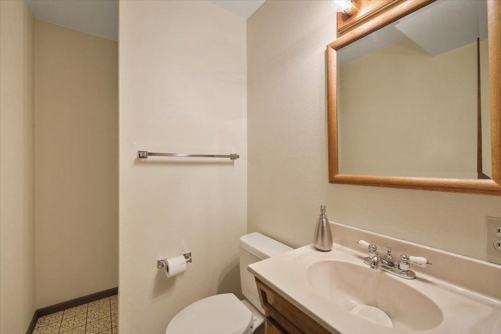2211 W Hazard Rd - Photo 22