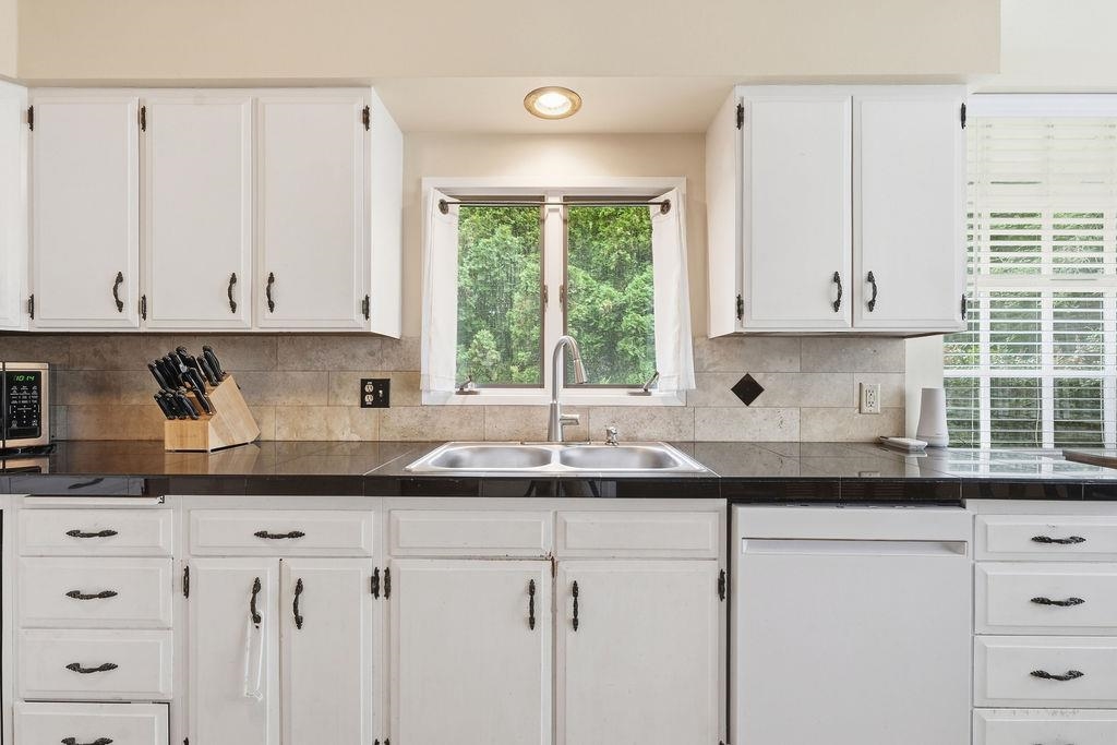 1423 E 36th Ave - Photo 11