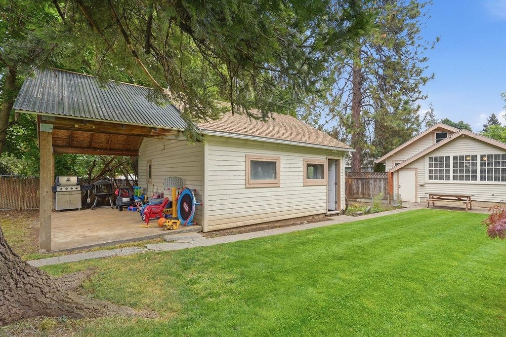 1423 E 36th Ave - Photo 31