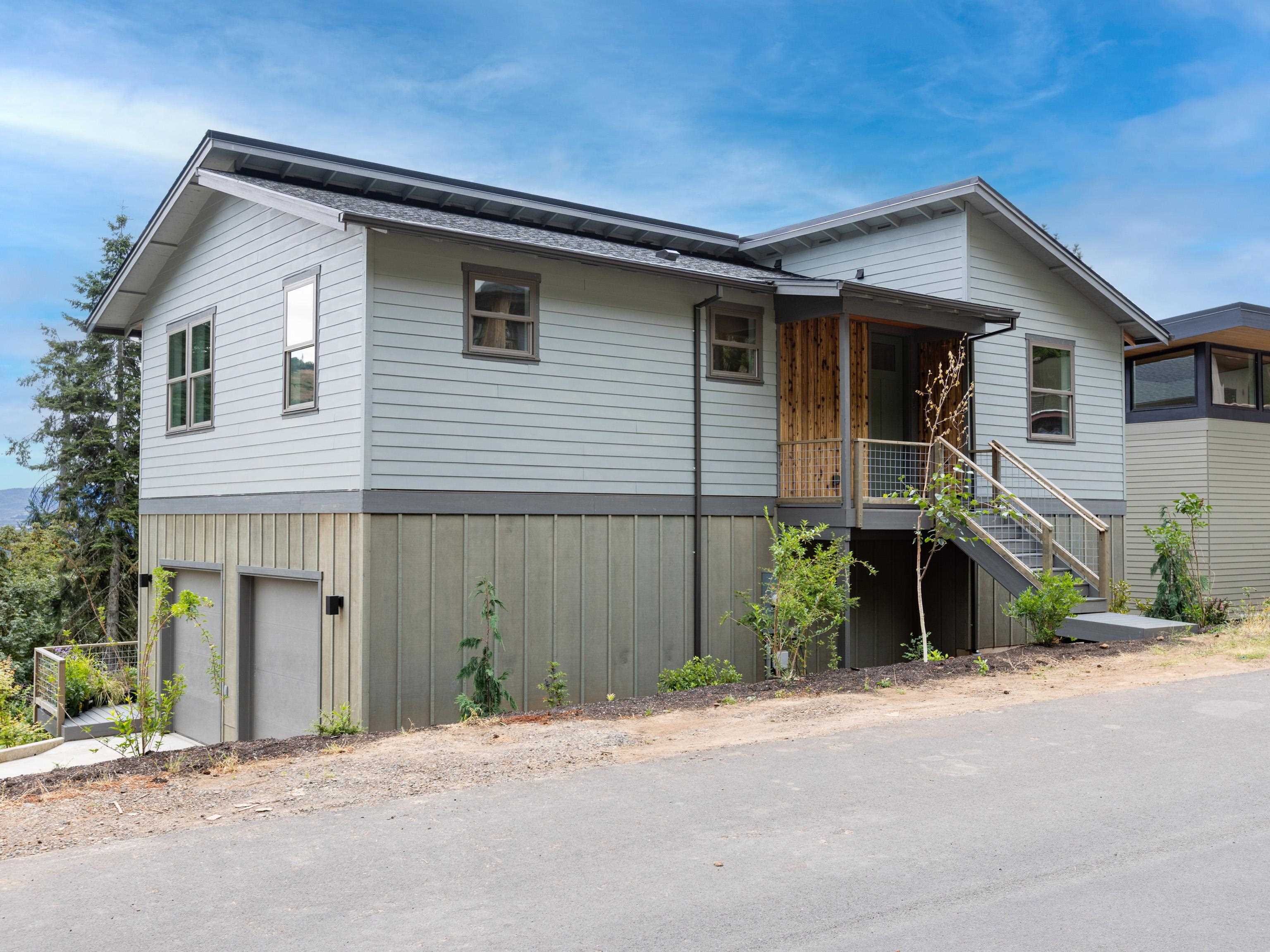 215 NW Sophie Ln - Photo 1