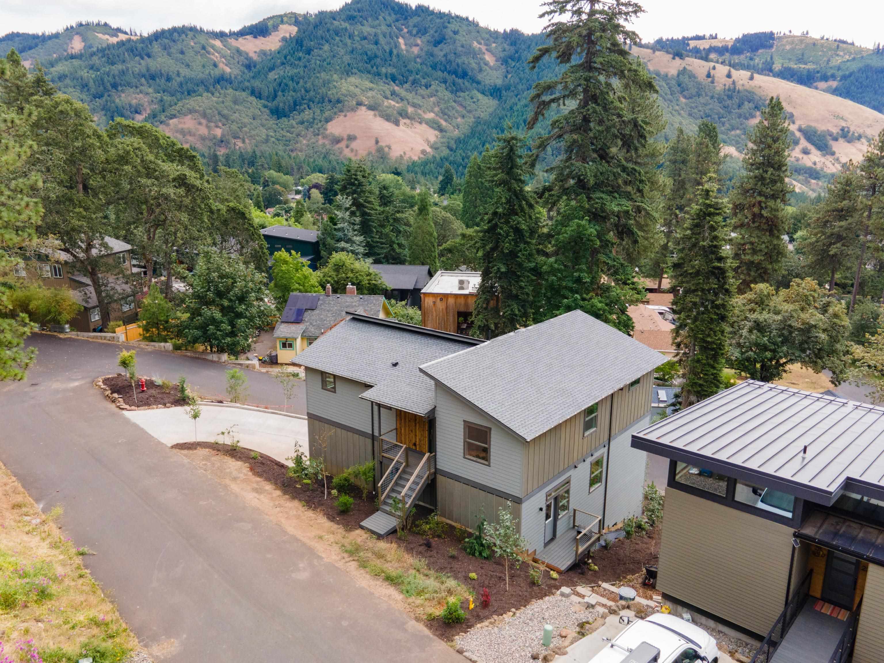 215 NW Sophie Ln - Photo 3