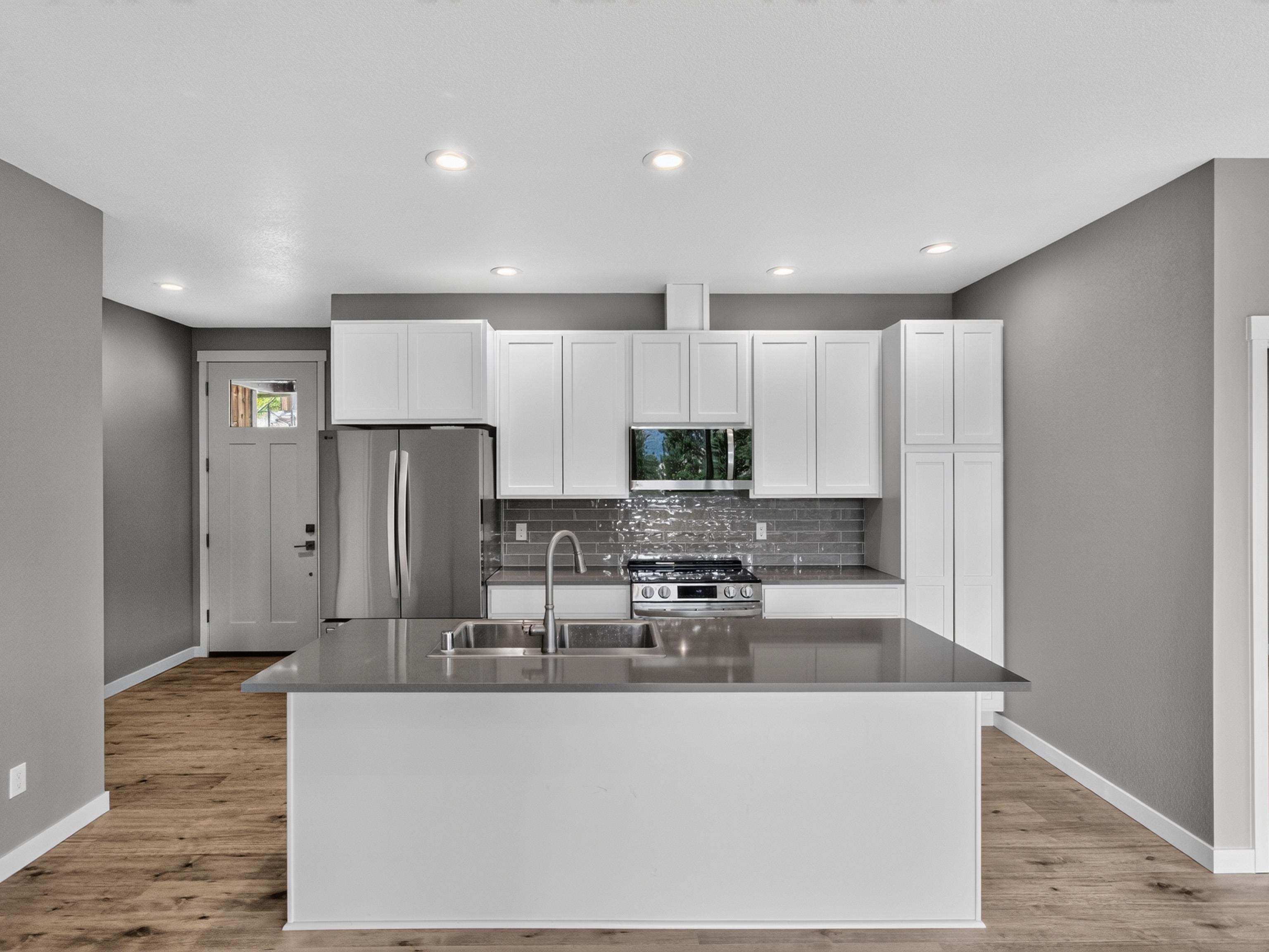 215 NW Sophie Ln - Photo 10