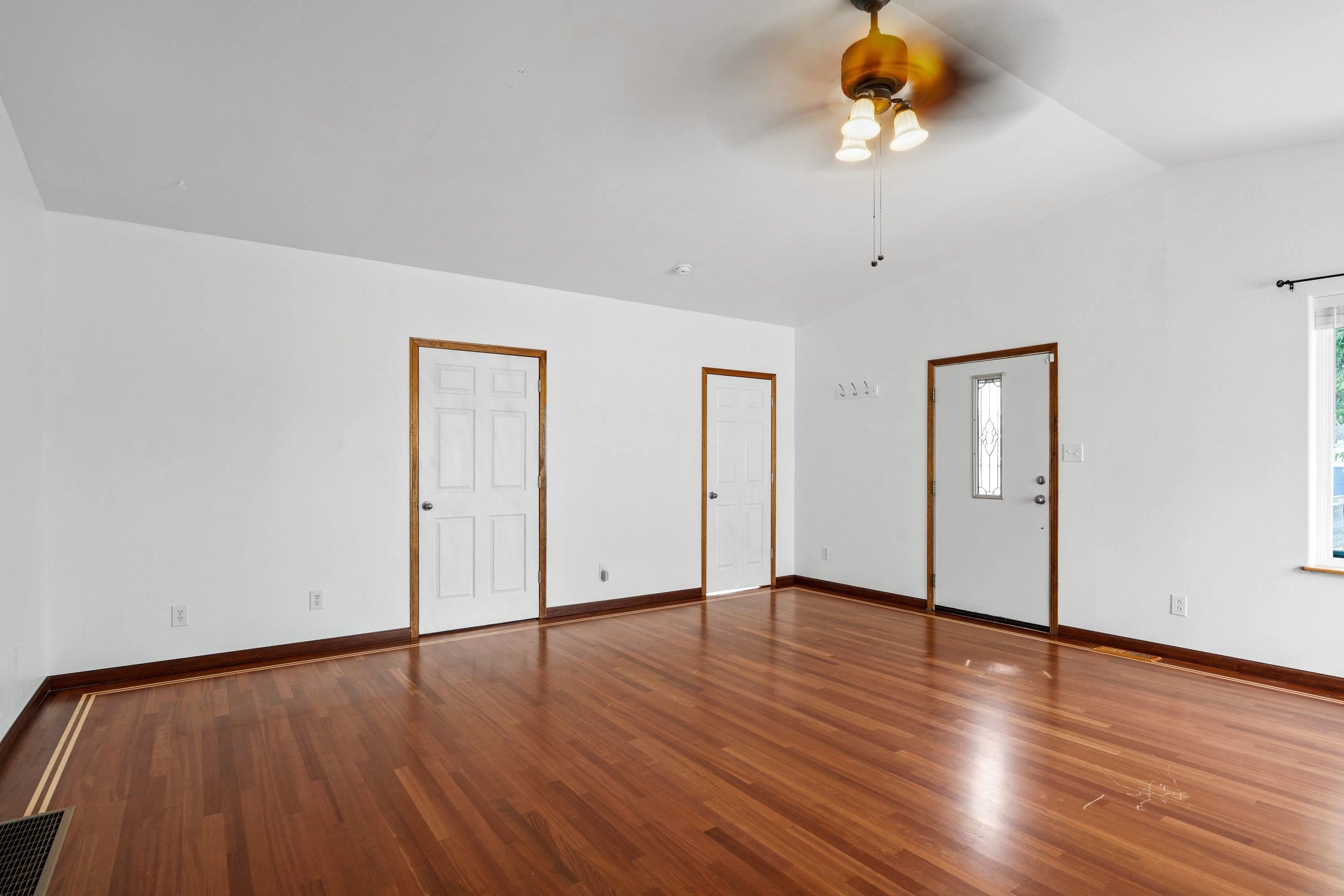 2324 W Everett Ave - Photo 8
