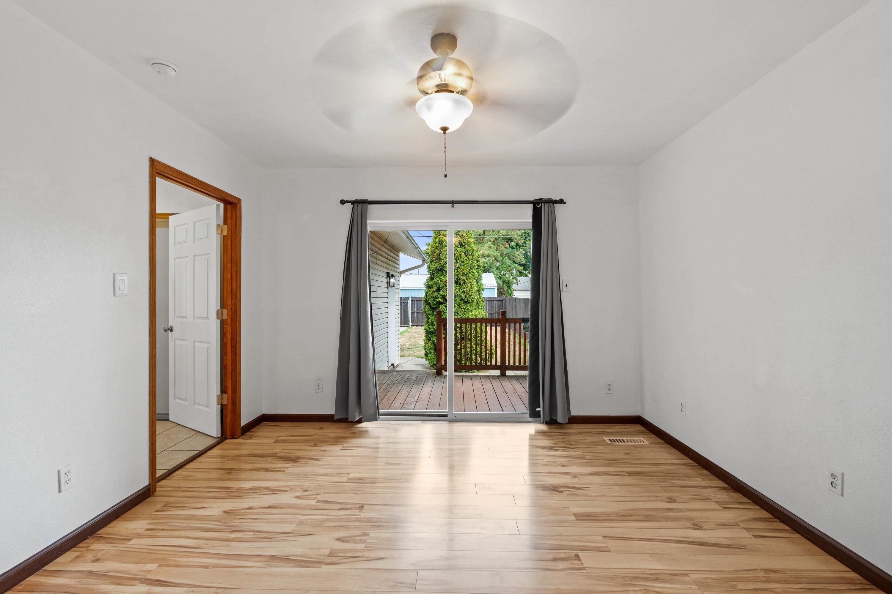 2324 W Everett Ave - Photo 14