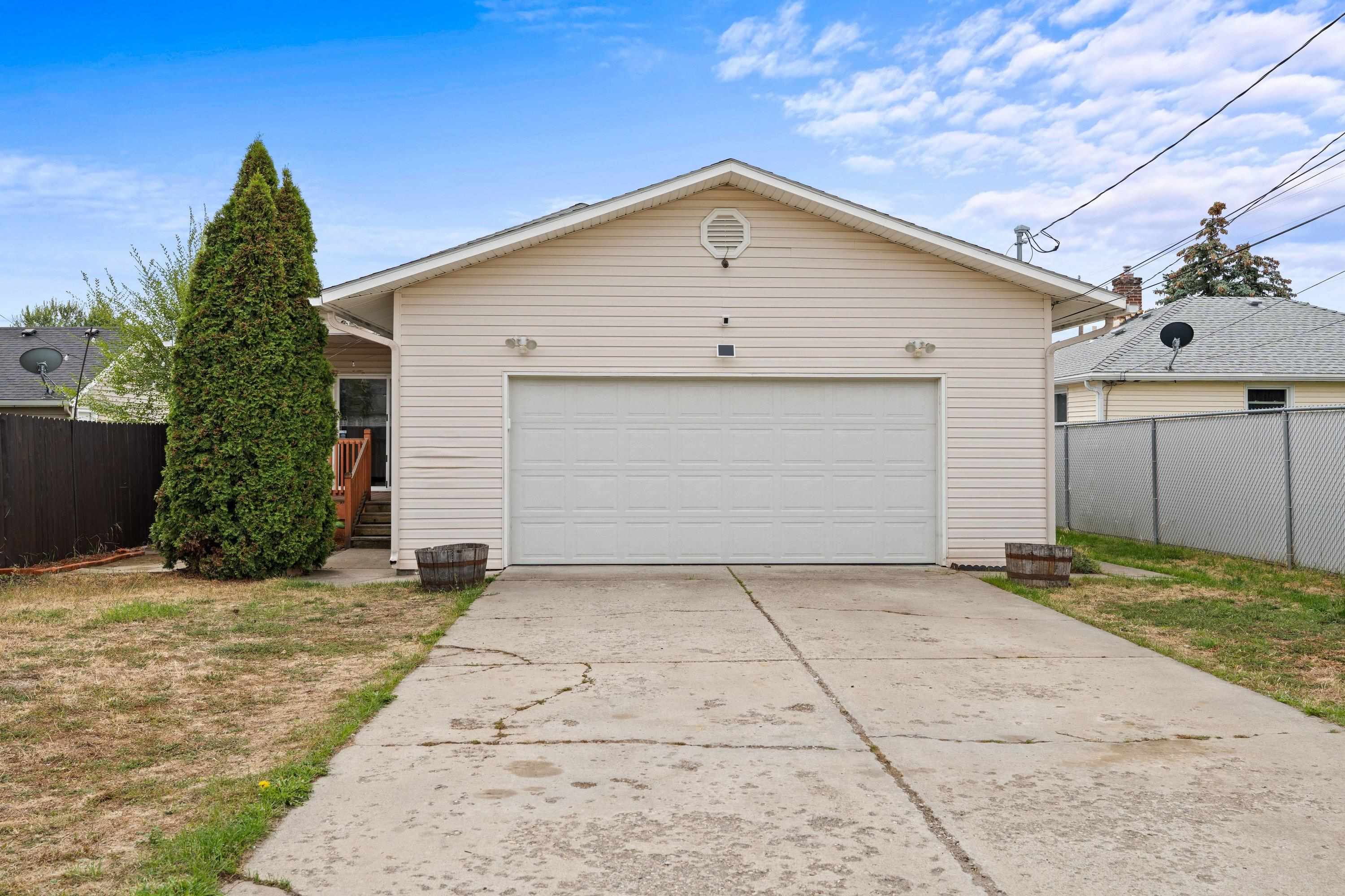 2324 W Everett Ave - Photo 37
