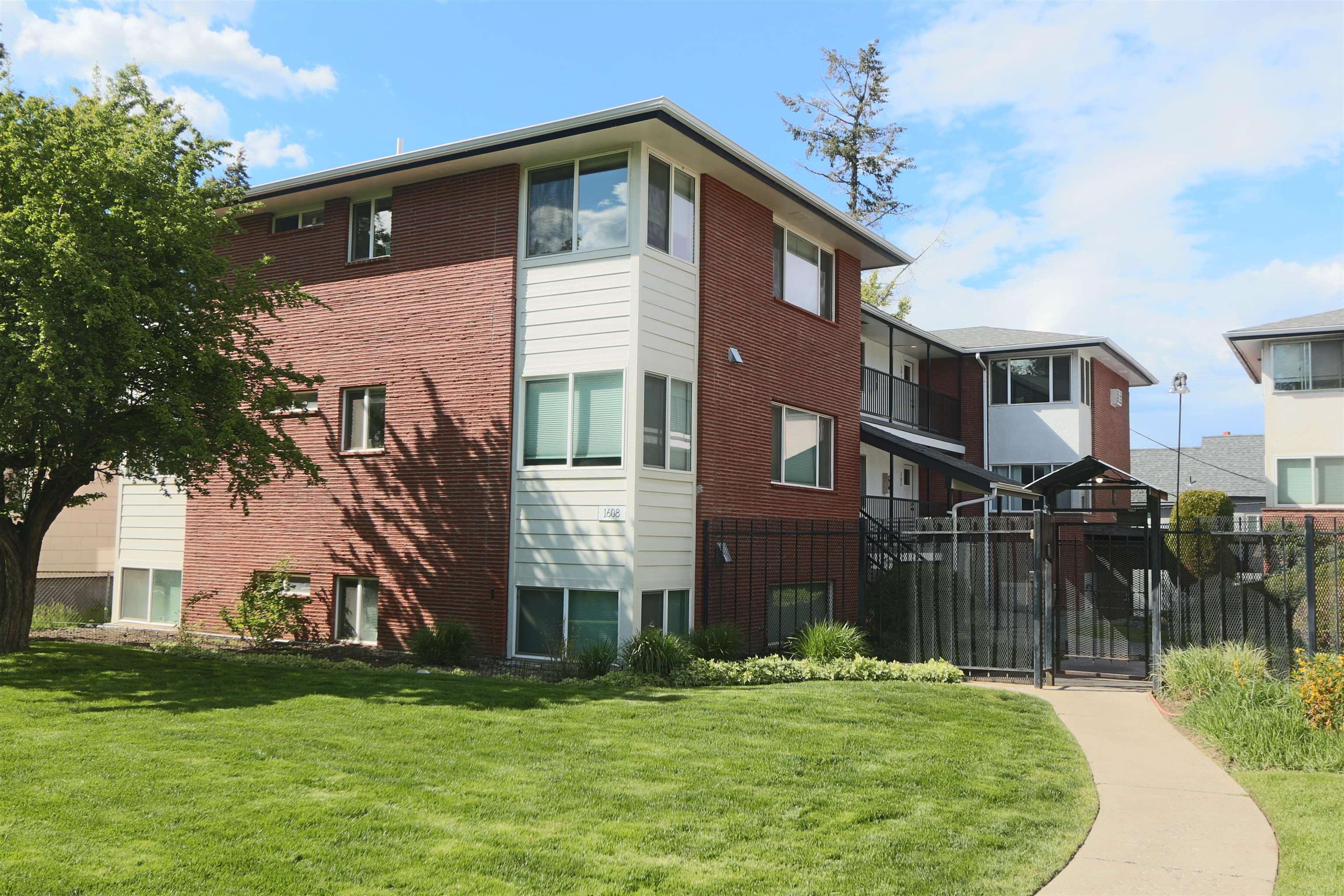 1608 W 8th Ave - Photo 1