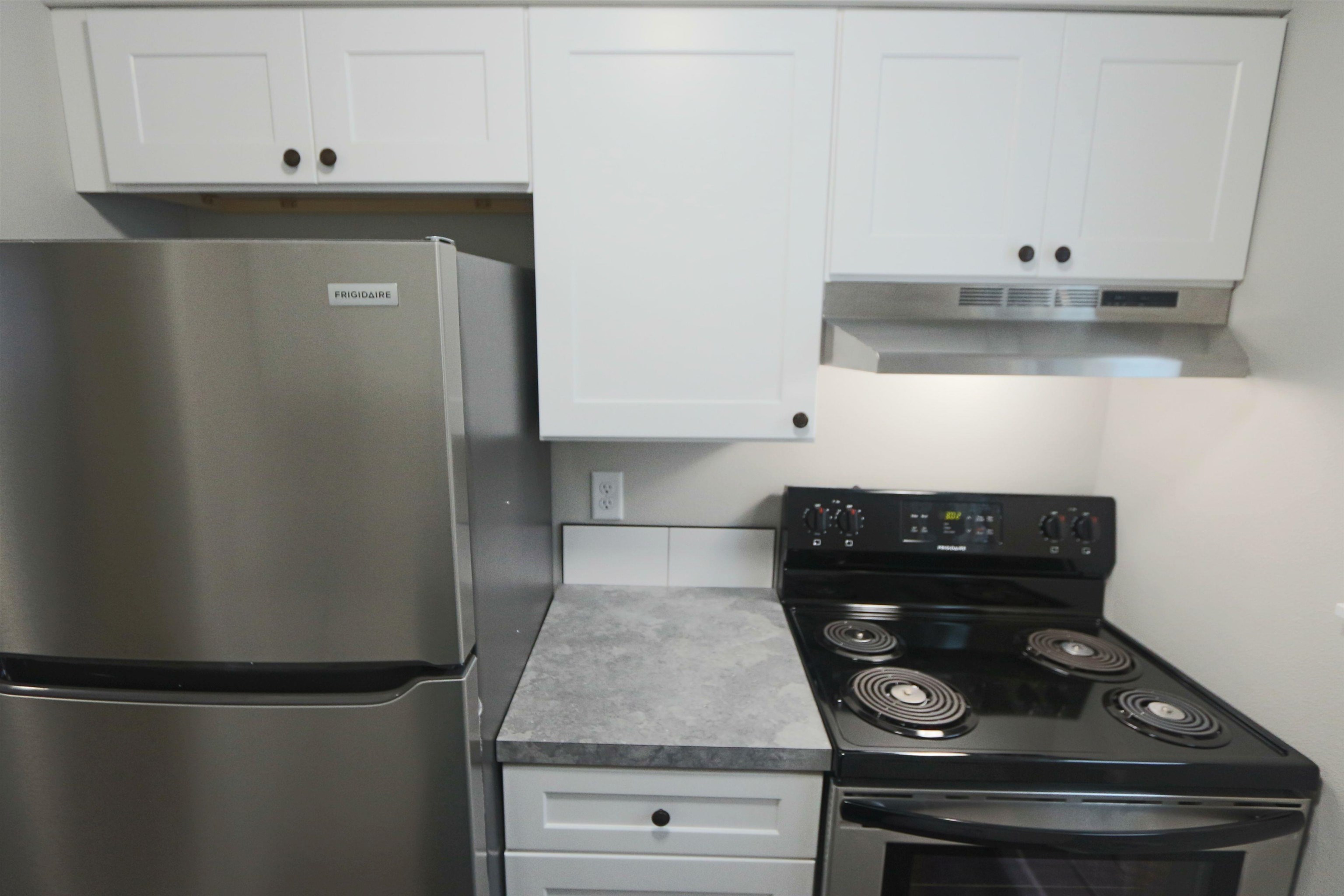 1608 W 8th Ave - Photo 2