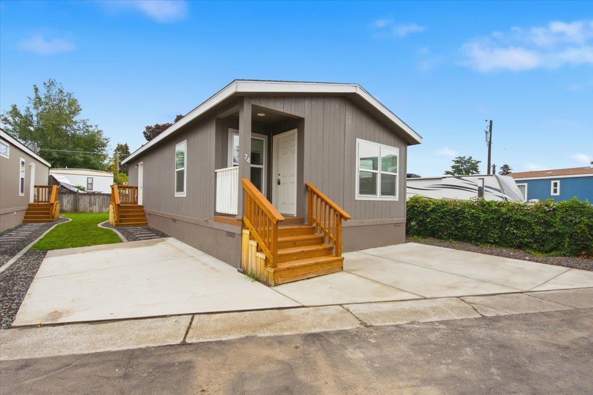 11920 E Mansfield Ave - Photo 1