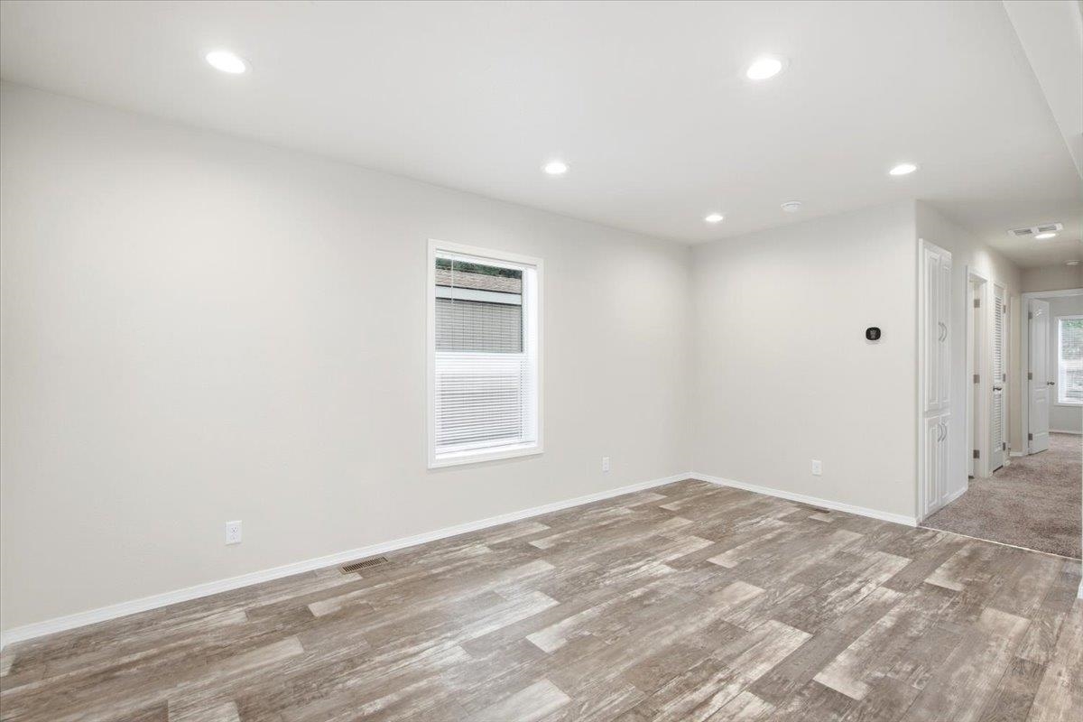 11920 E Mansfield Ave - Photo 5