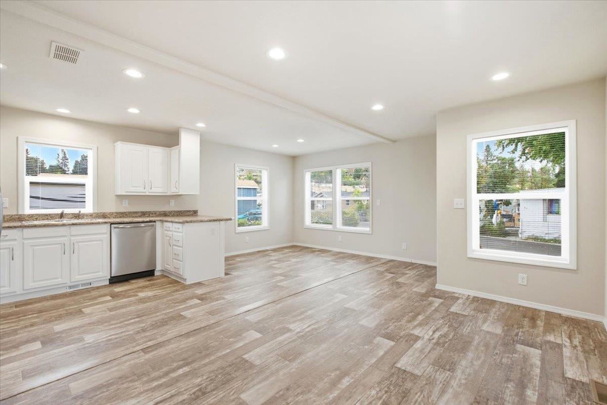 11920 E Mansfield Ave - Photo 6