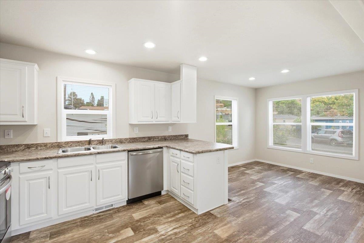 11920 E Mansfield Ave - Photo 9