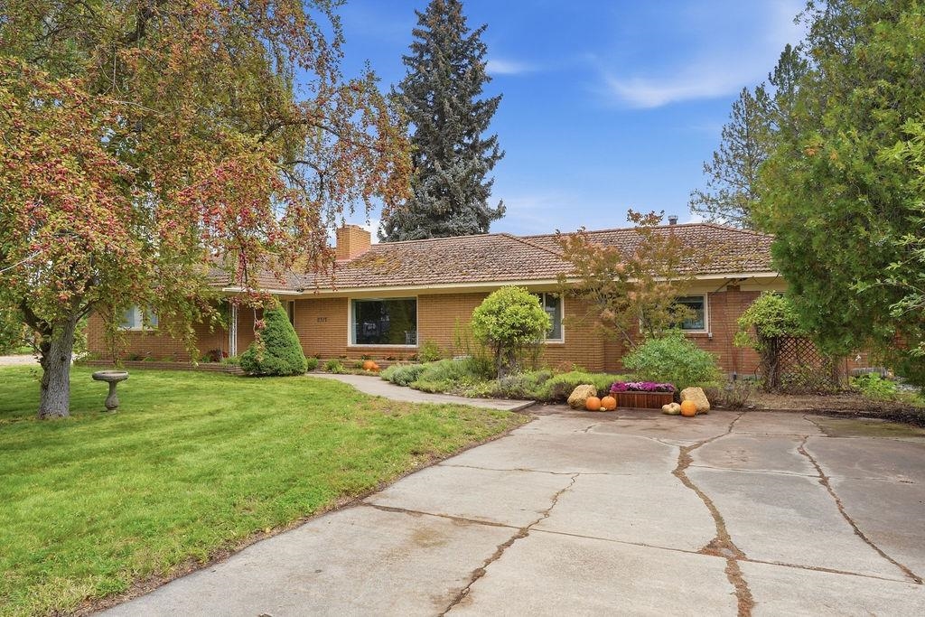 2717 S Raymond Rd - Photo 2