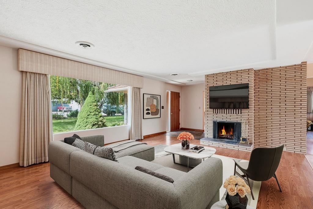 2717 S Raymond Rd - Photo 3
