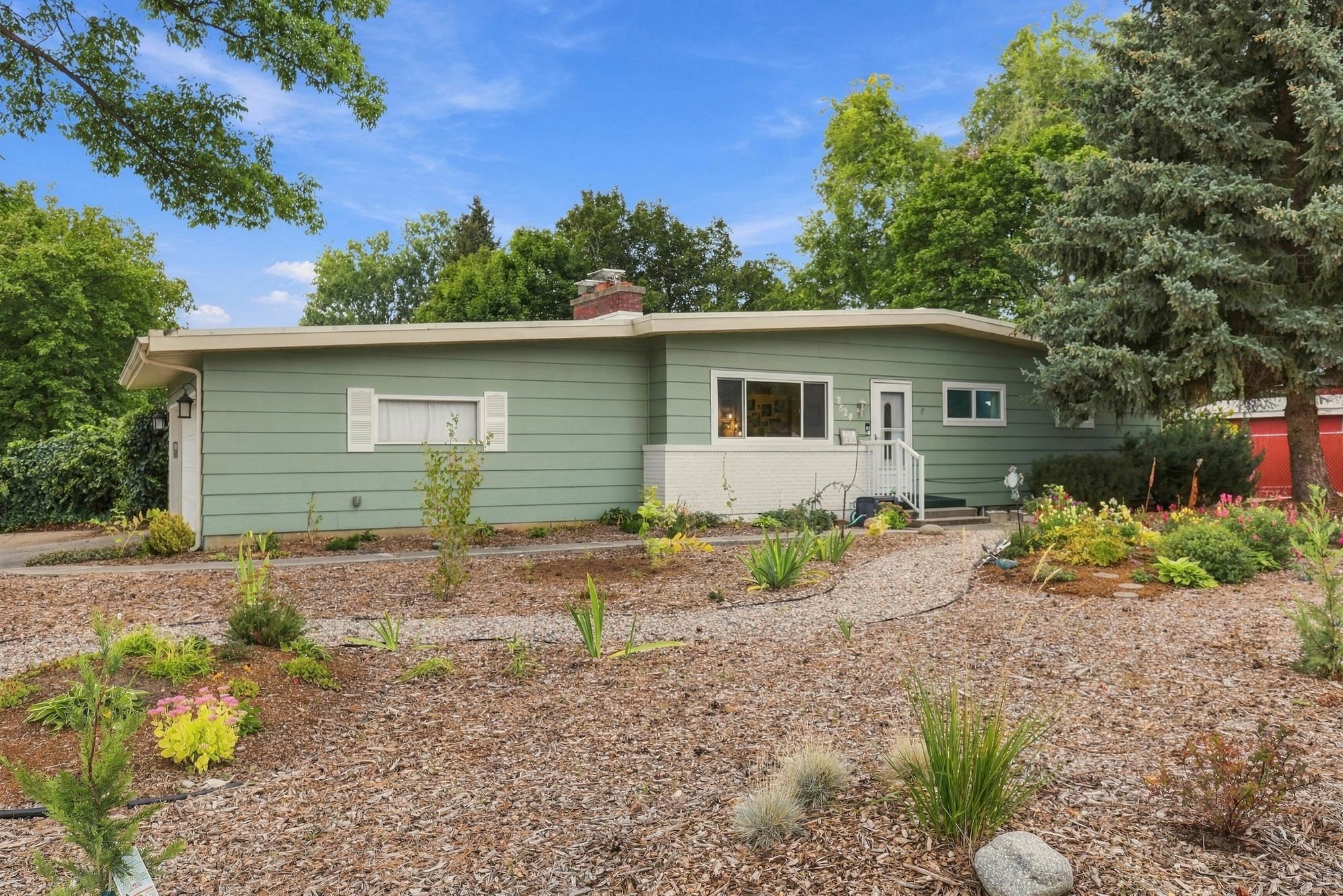 2524 S Pines Rd - Photo 2