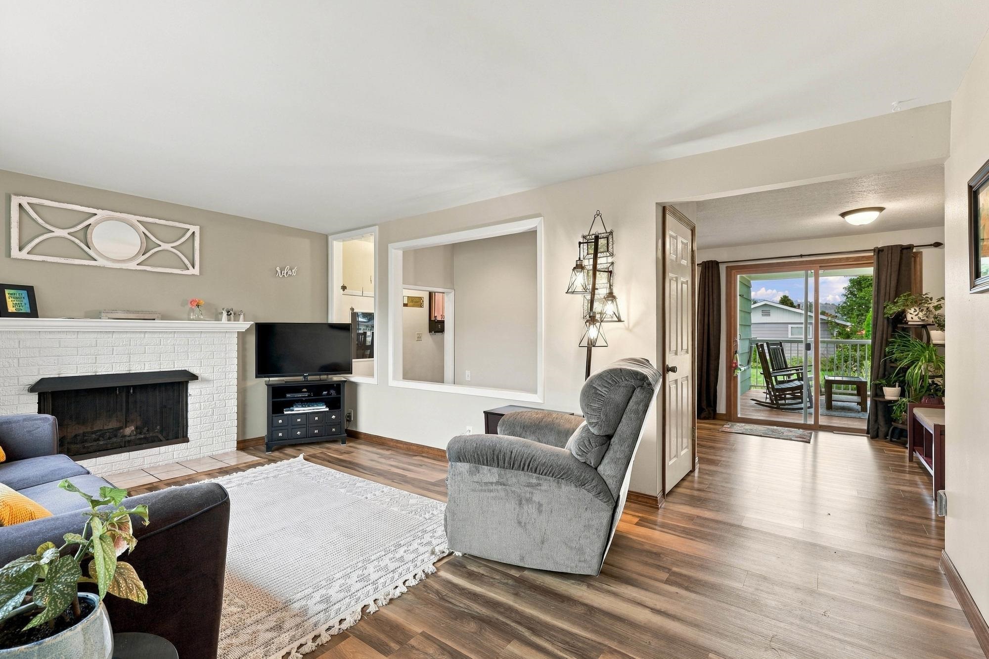 2524 S Pines Rd - Photo 6