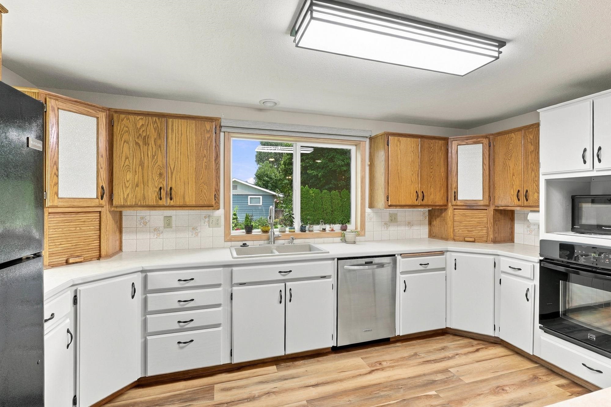 2524 S Pines Rd - Photo 8
