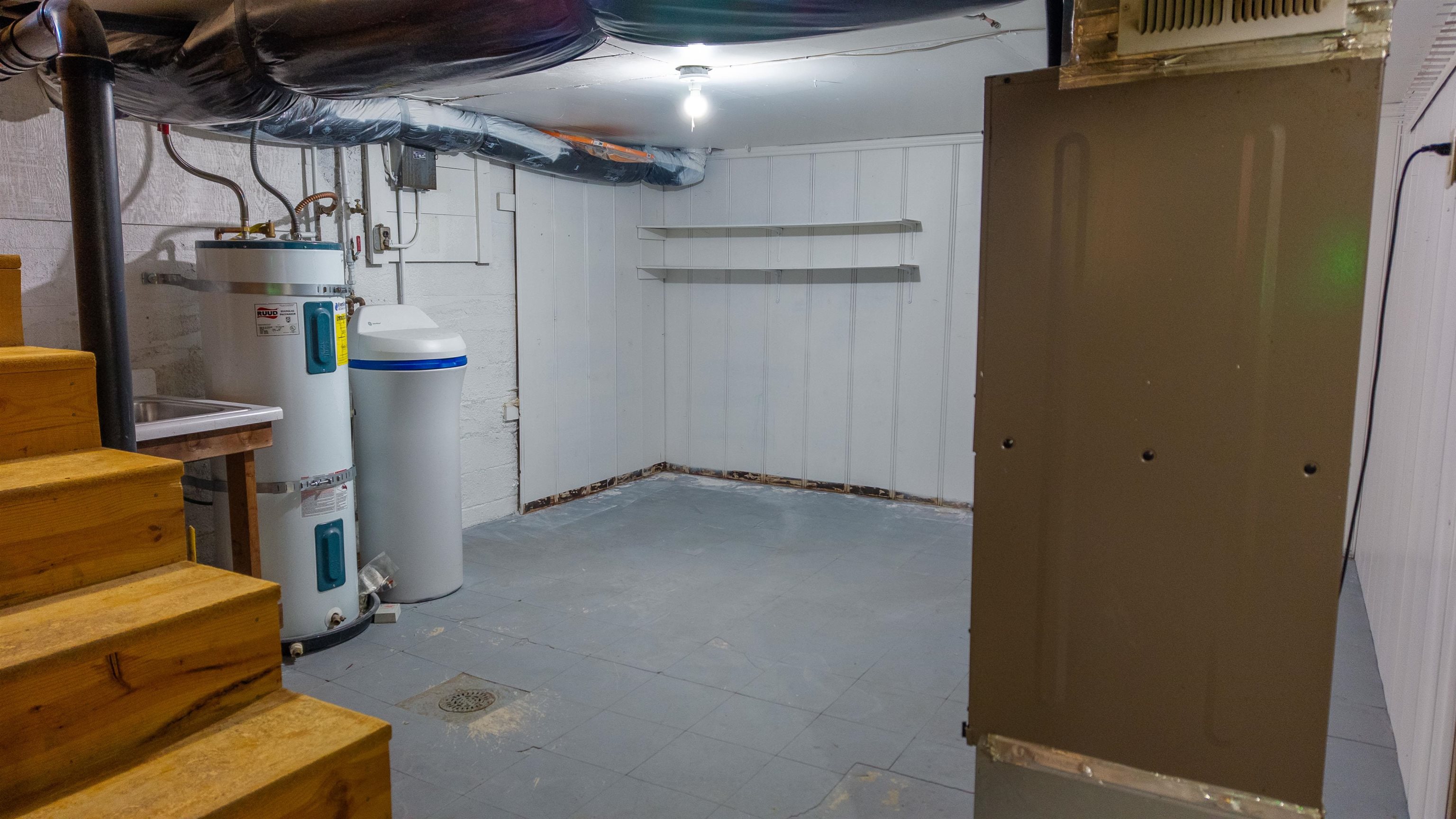 121 SW State St - Photo 14