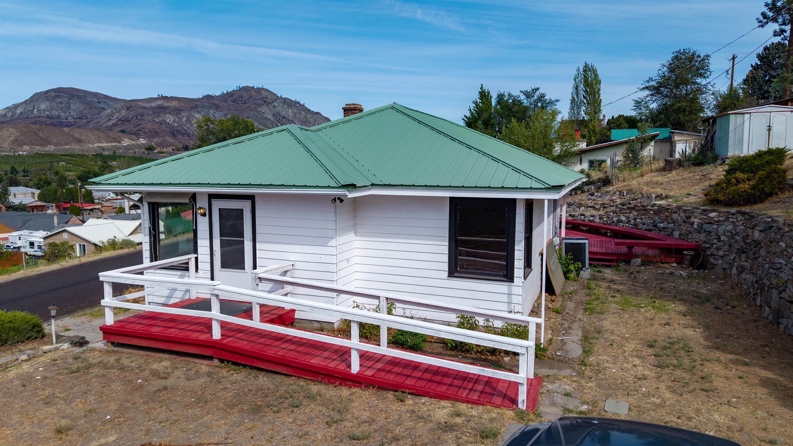 121 SW State St - Photo 17
