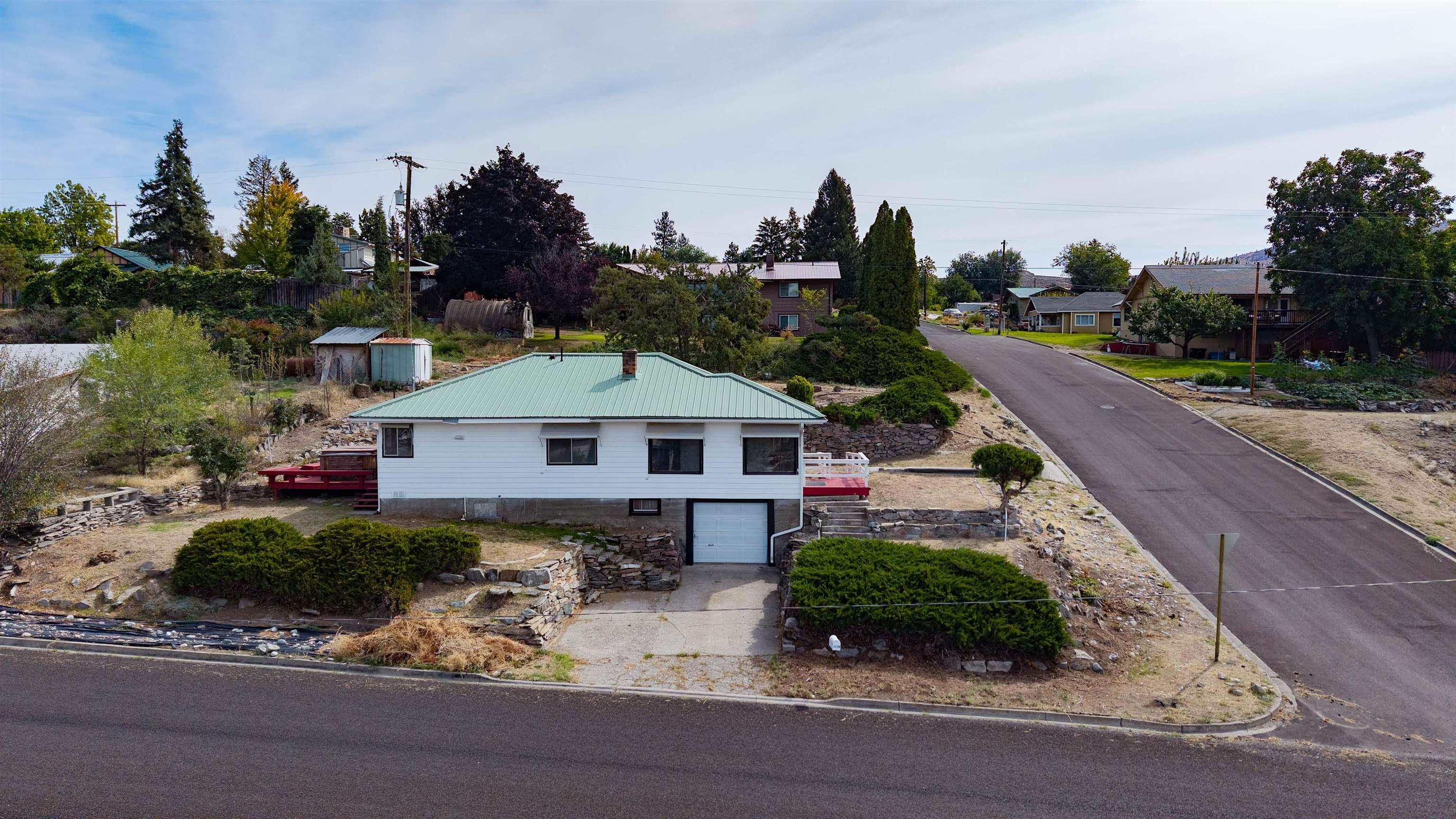 121 SW State St - Photo 22