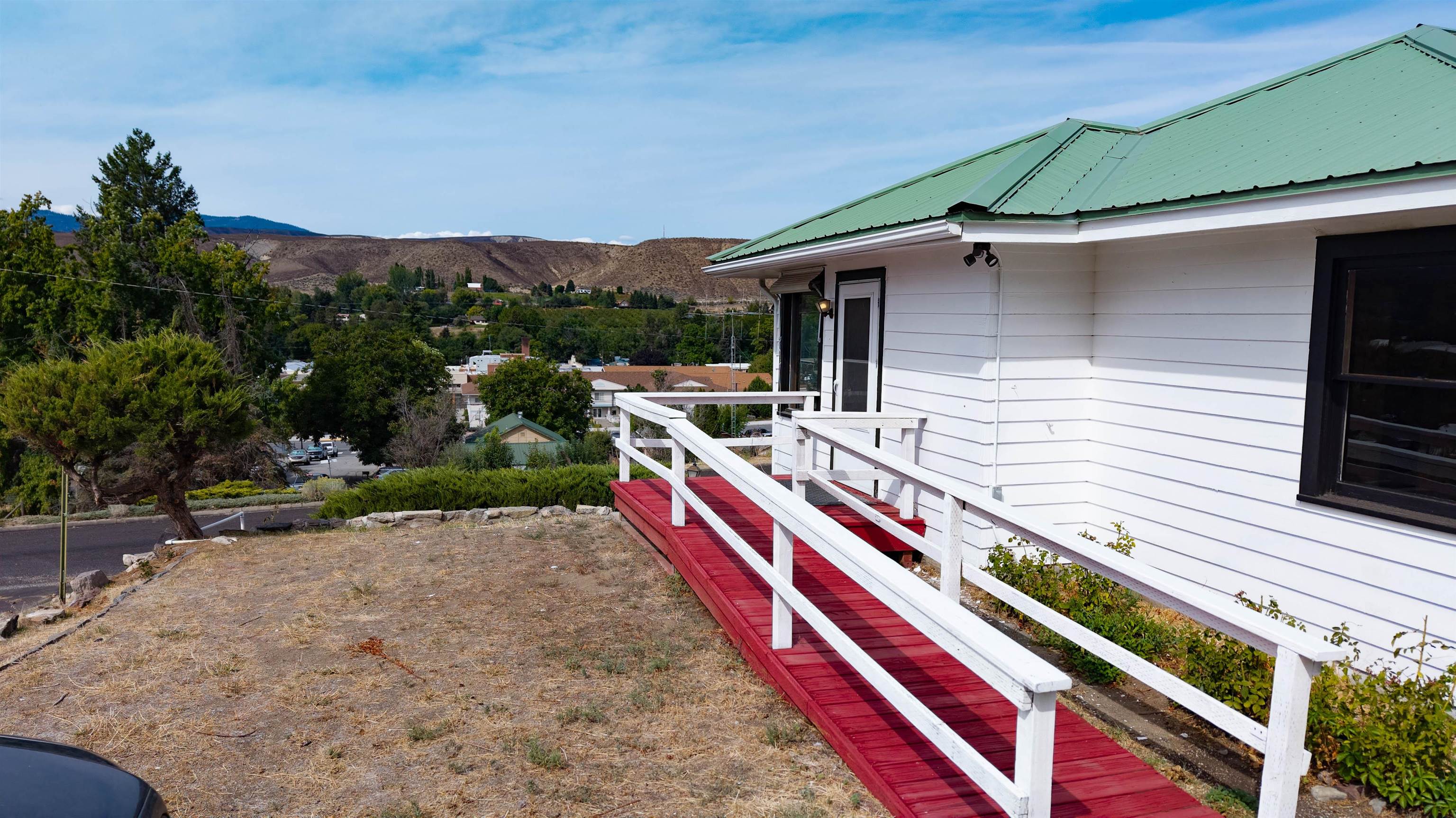 121 SW State St - Photo 23