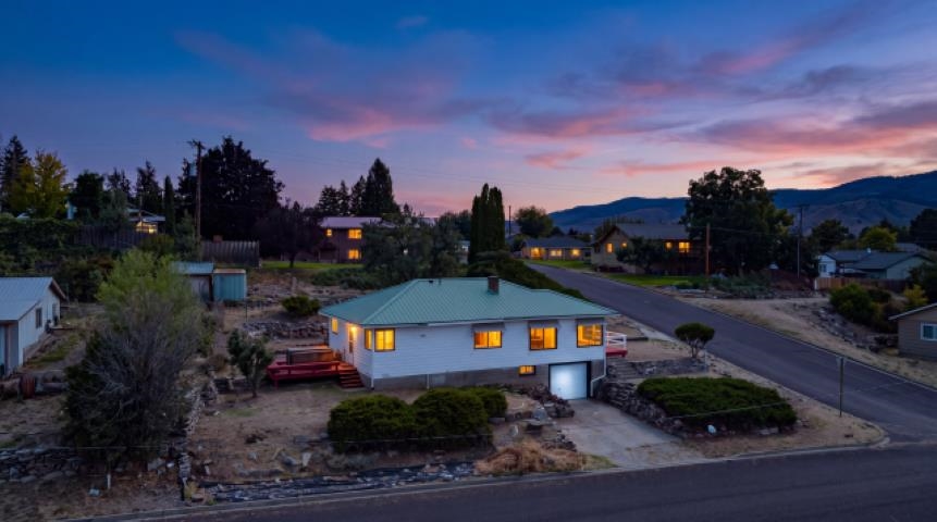 121 SW State St - Photo 32