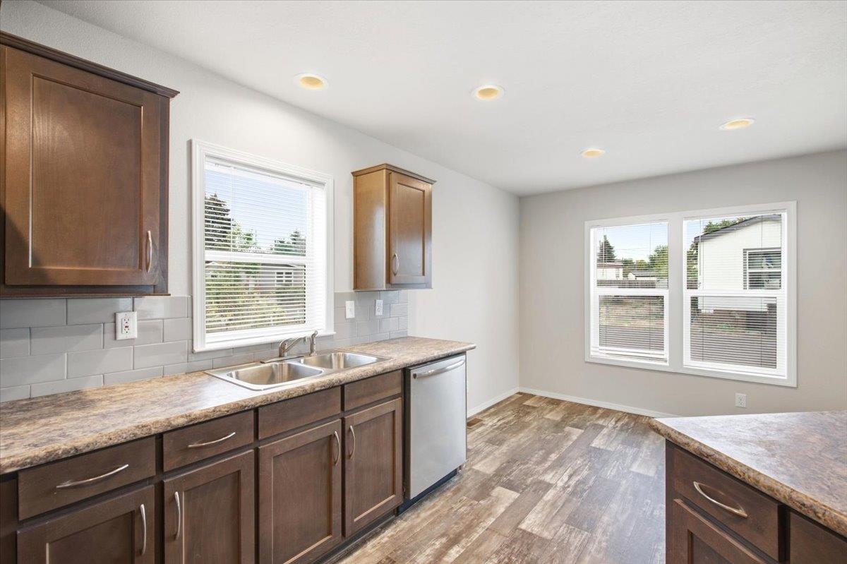 11920 E Mansfield Ave - Photo 10