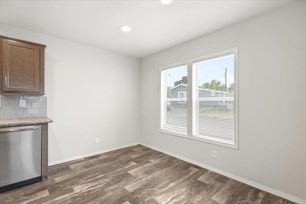 11920 E Mansfield Ave - Photo 12
