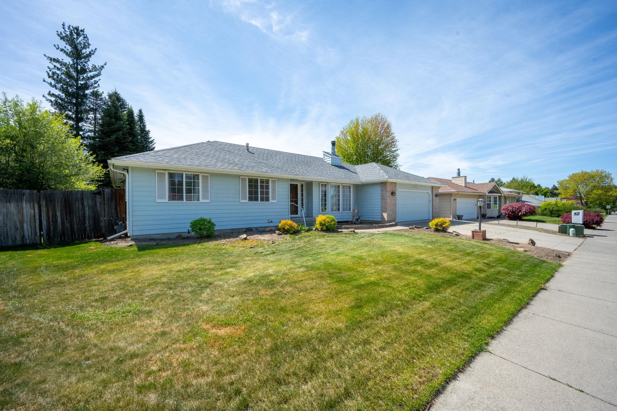 4637 W Shawnee Ave - Photo 2