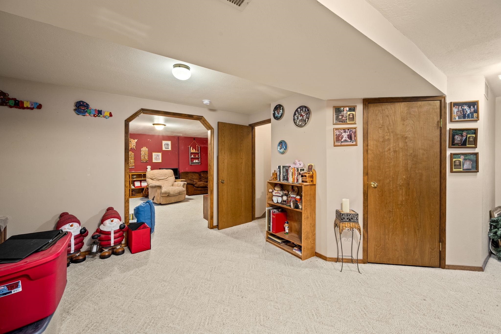 4637 W Shawnee Ave - Photo 24
