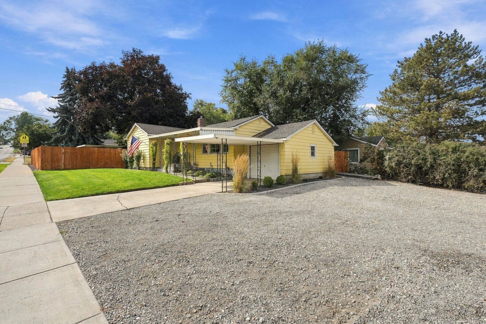 2034 S FREYA St - Photo 3
