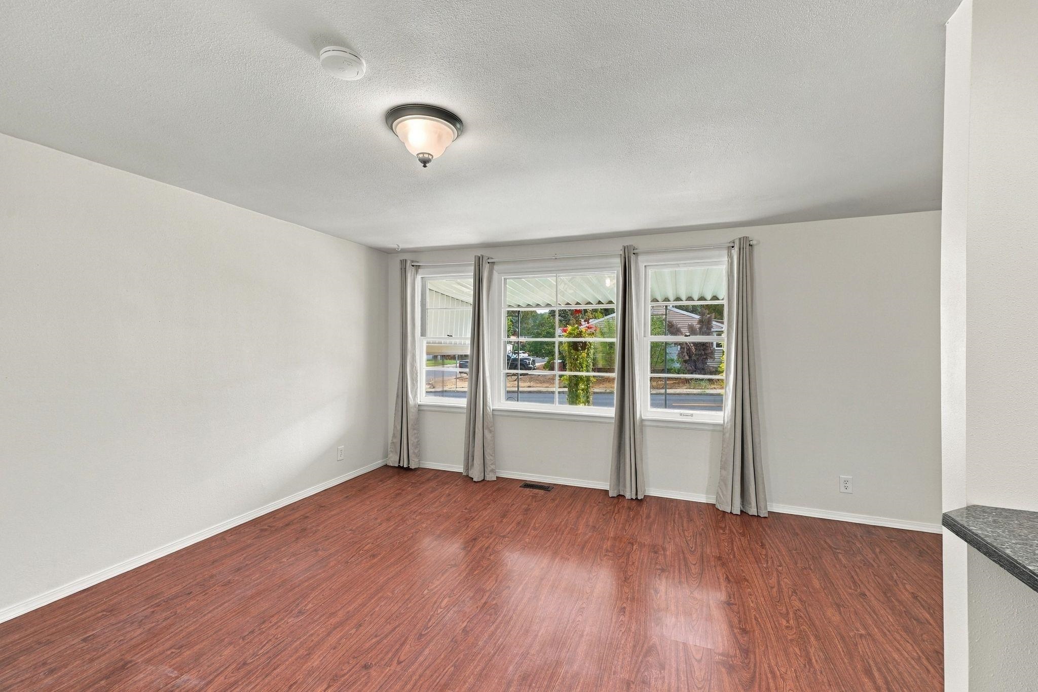2034 S FREYA St - Photo 8