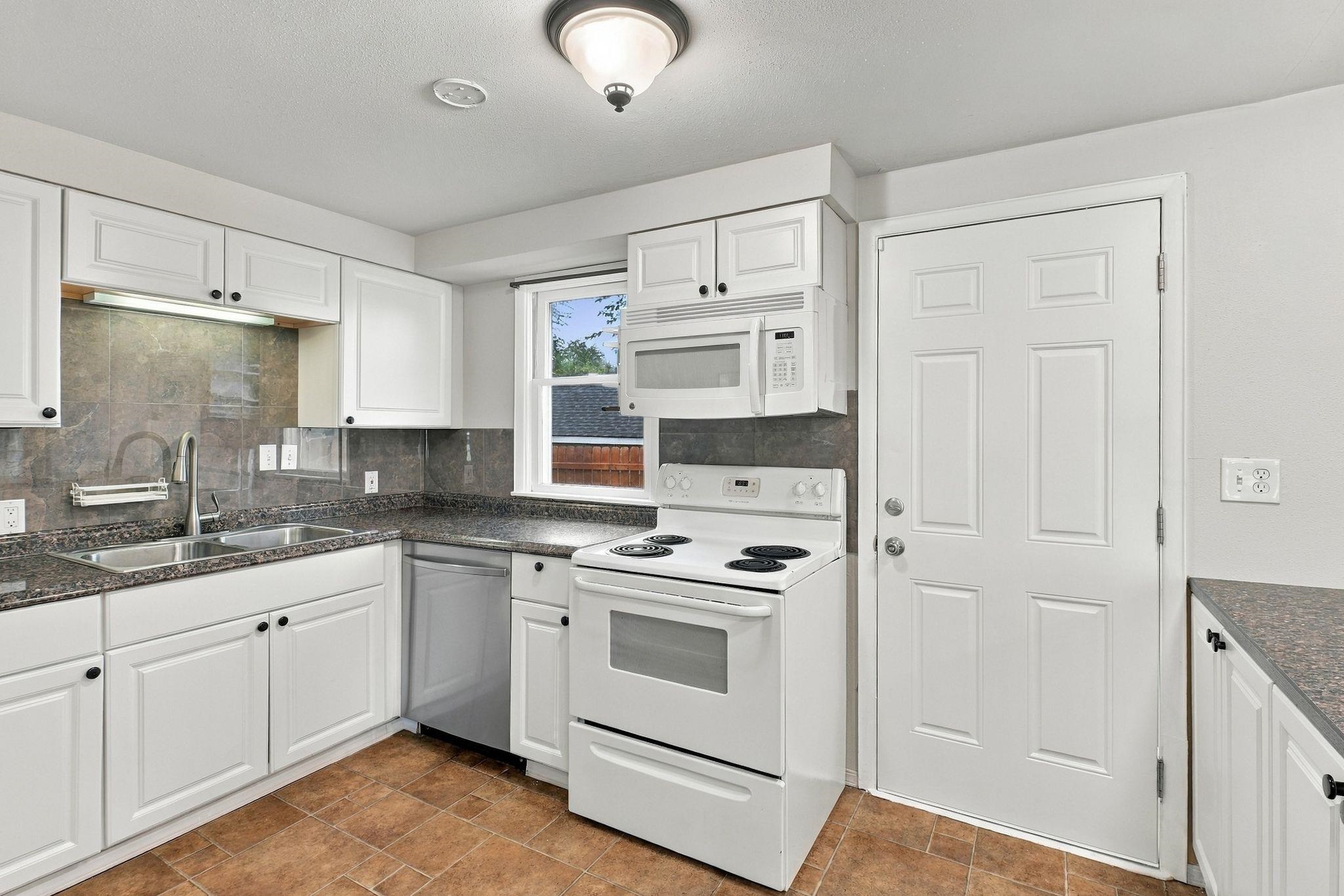 2034 S FREYA St - Photo 12