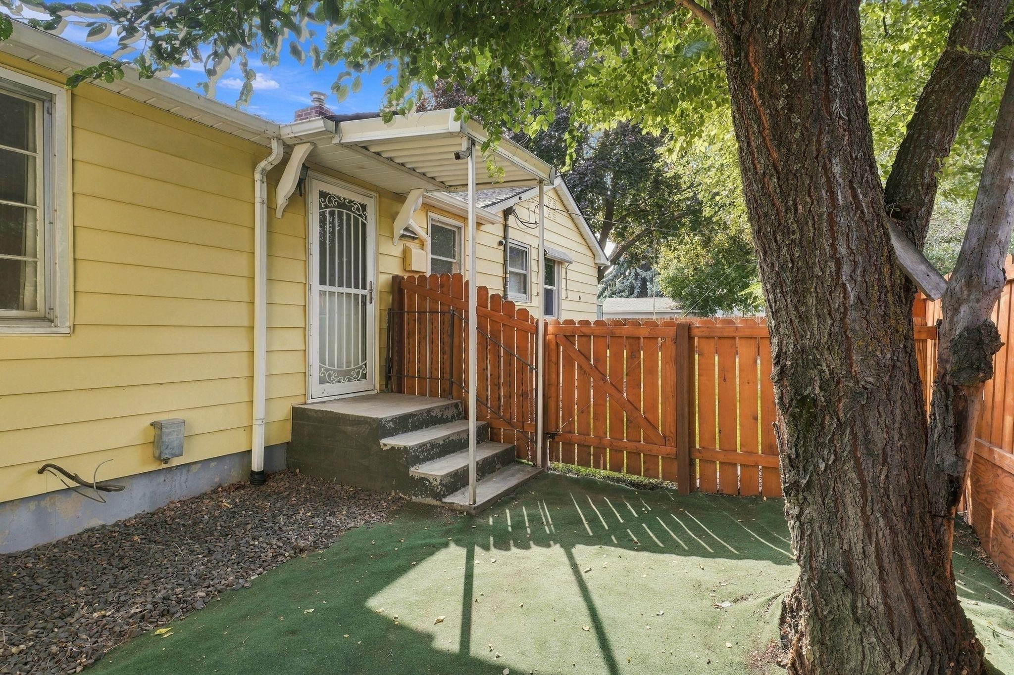 2034 S FREYA St - Photo 31