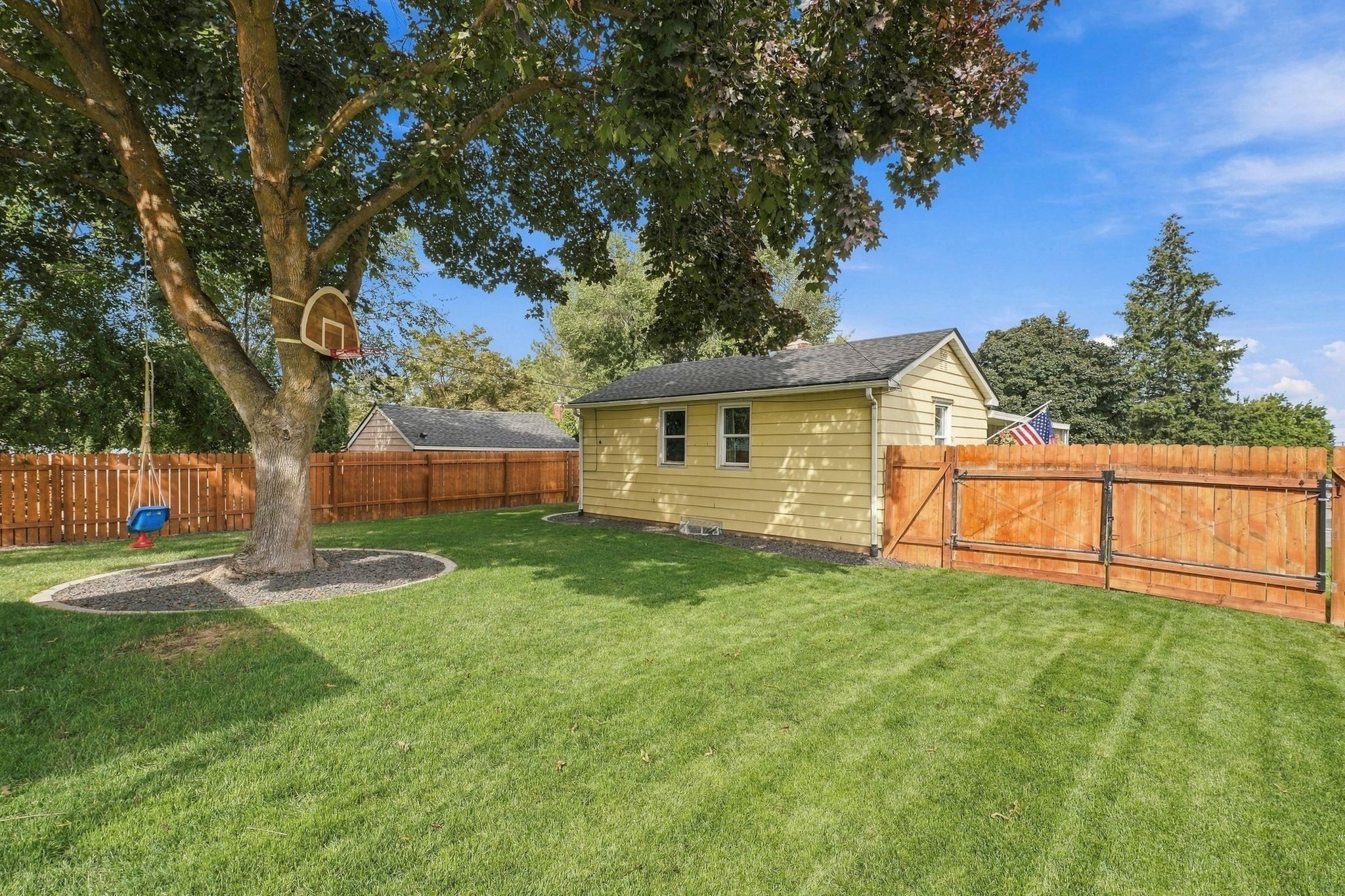 2034 S FREYA St - Photo 38