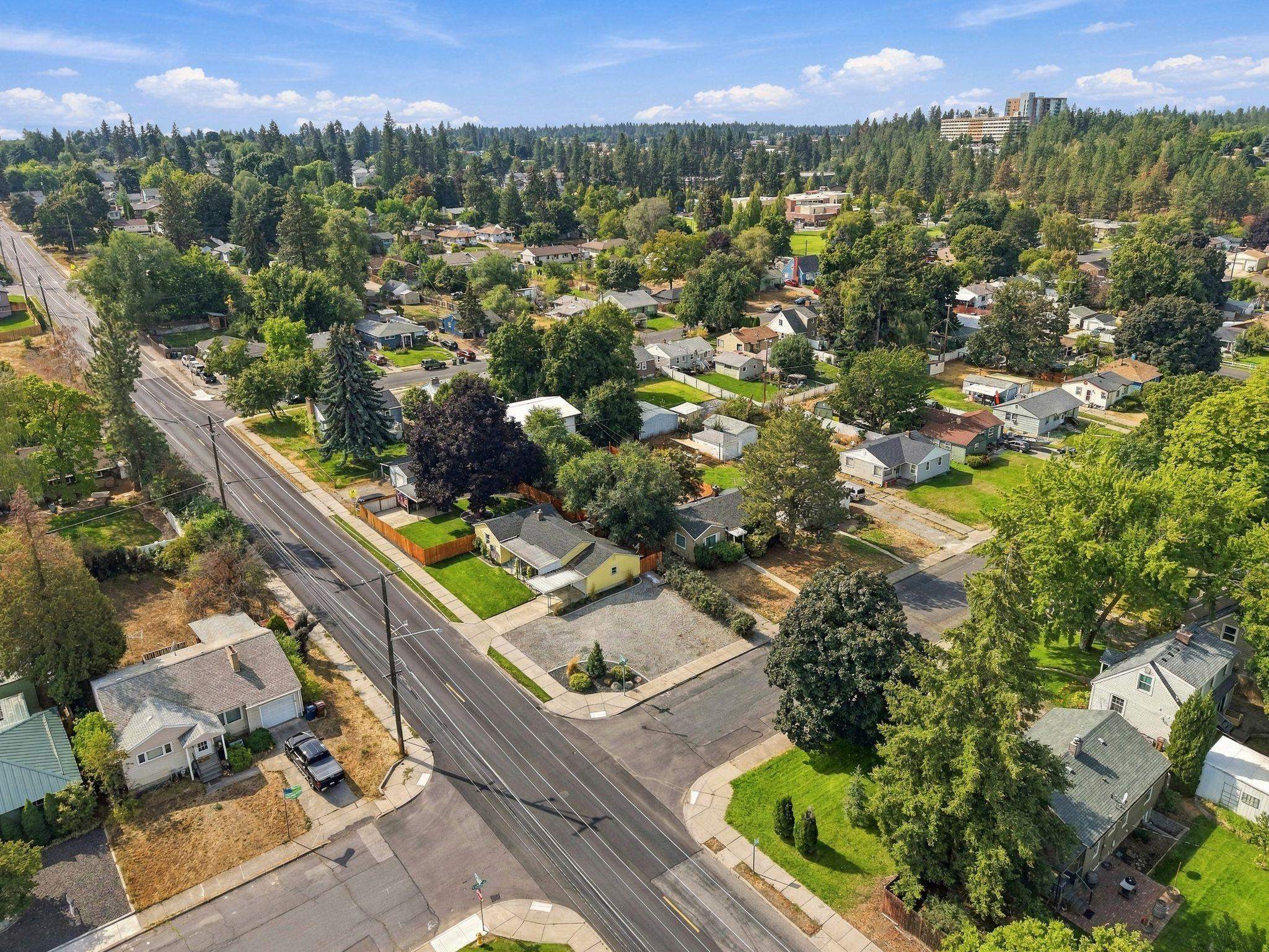 2034 S FREYA St - Photo 41