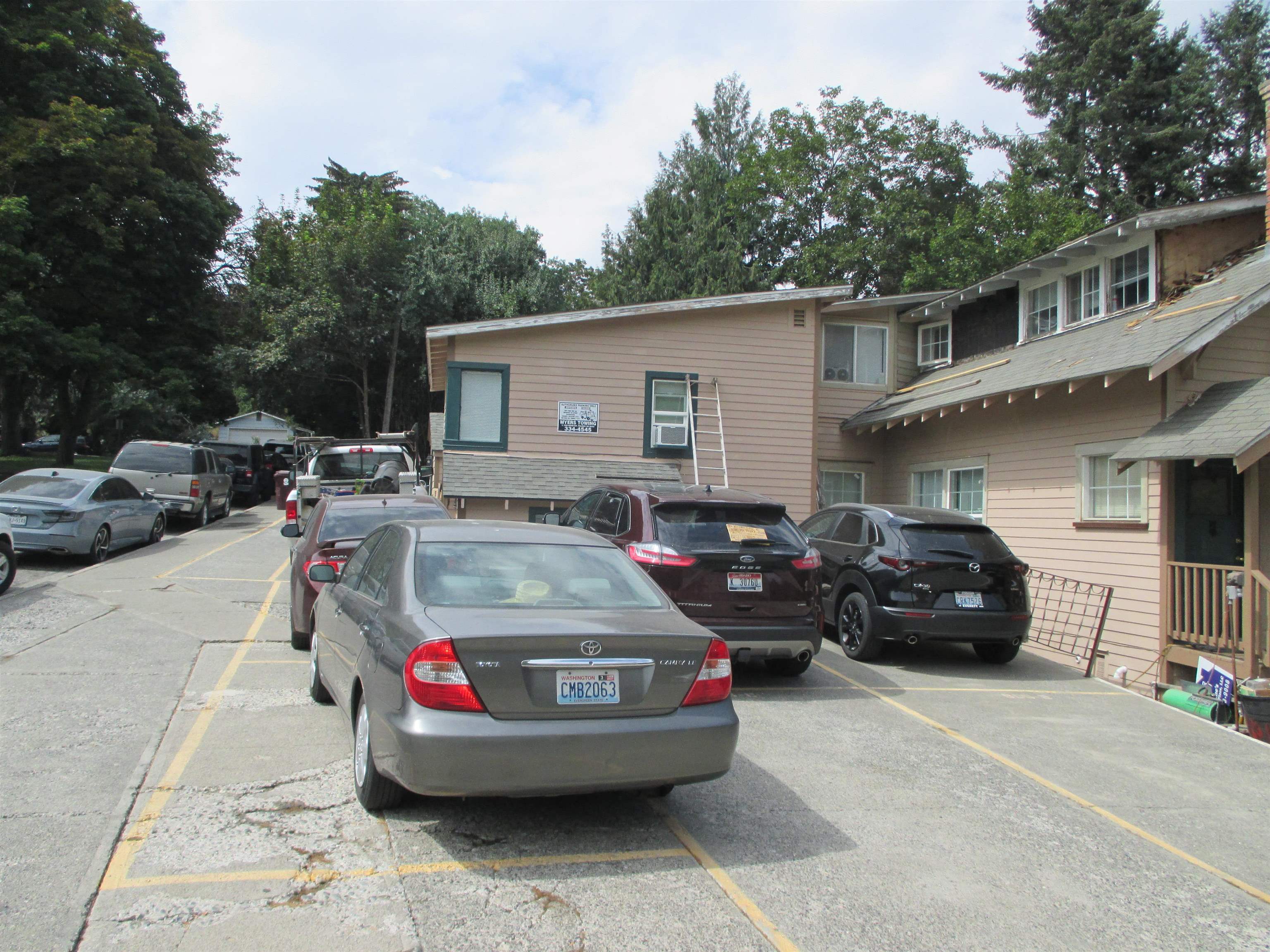 905 NE Lake St - Photo 4
