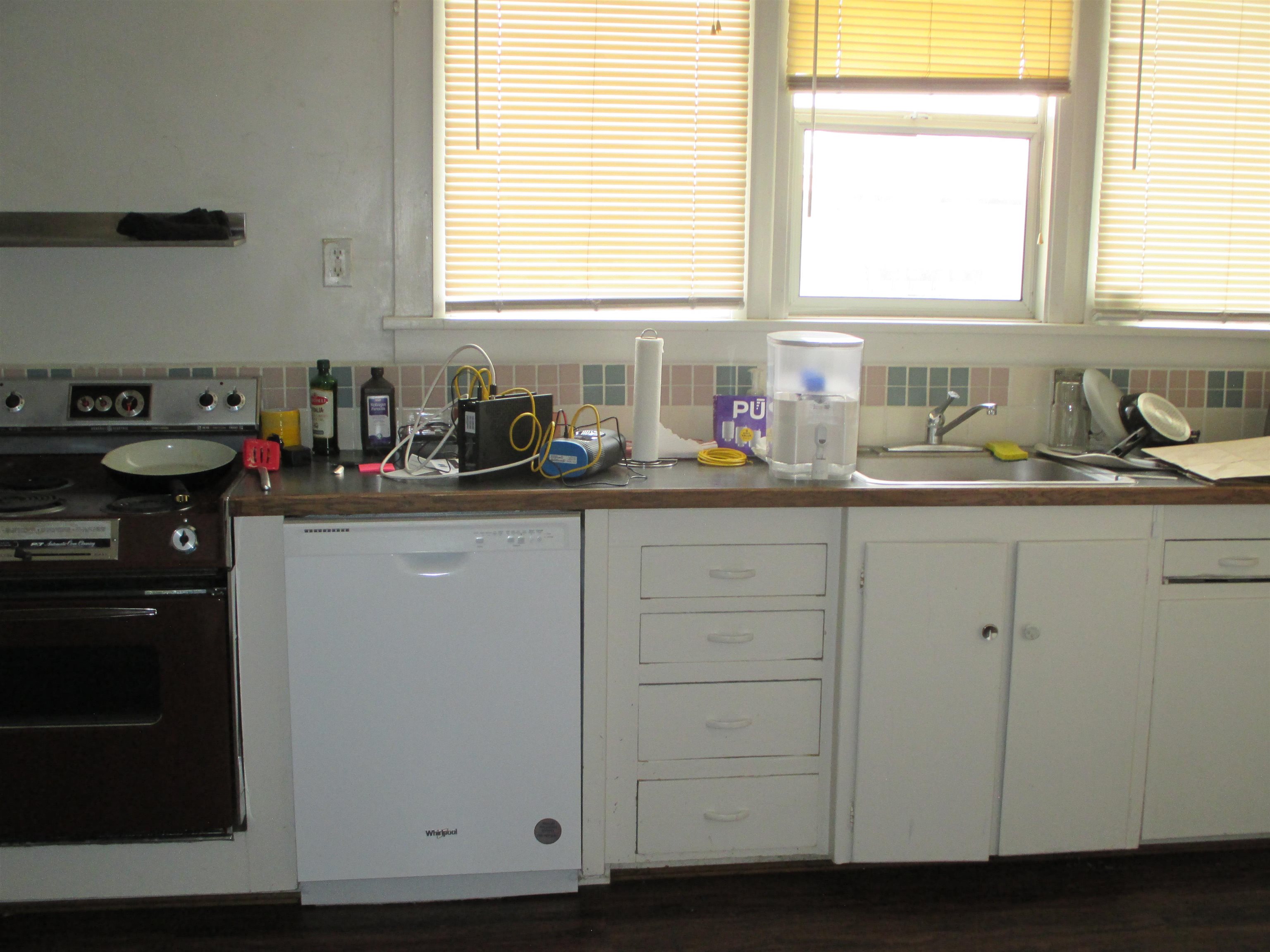 905 NE Lake St - Photo 11