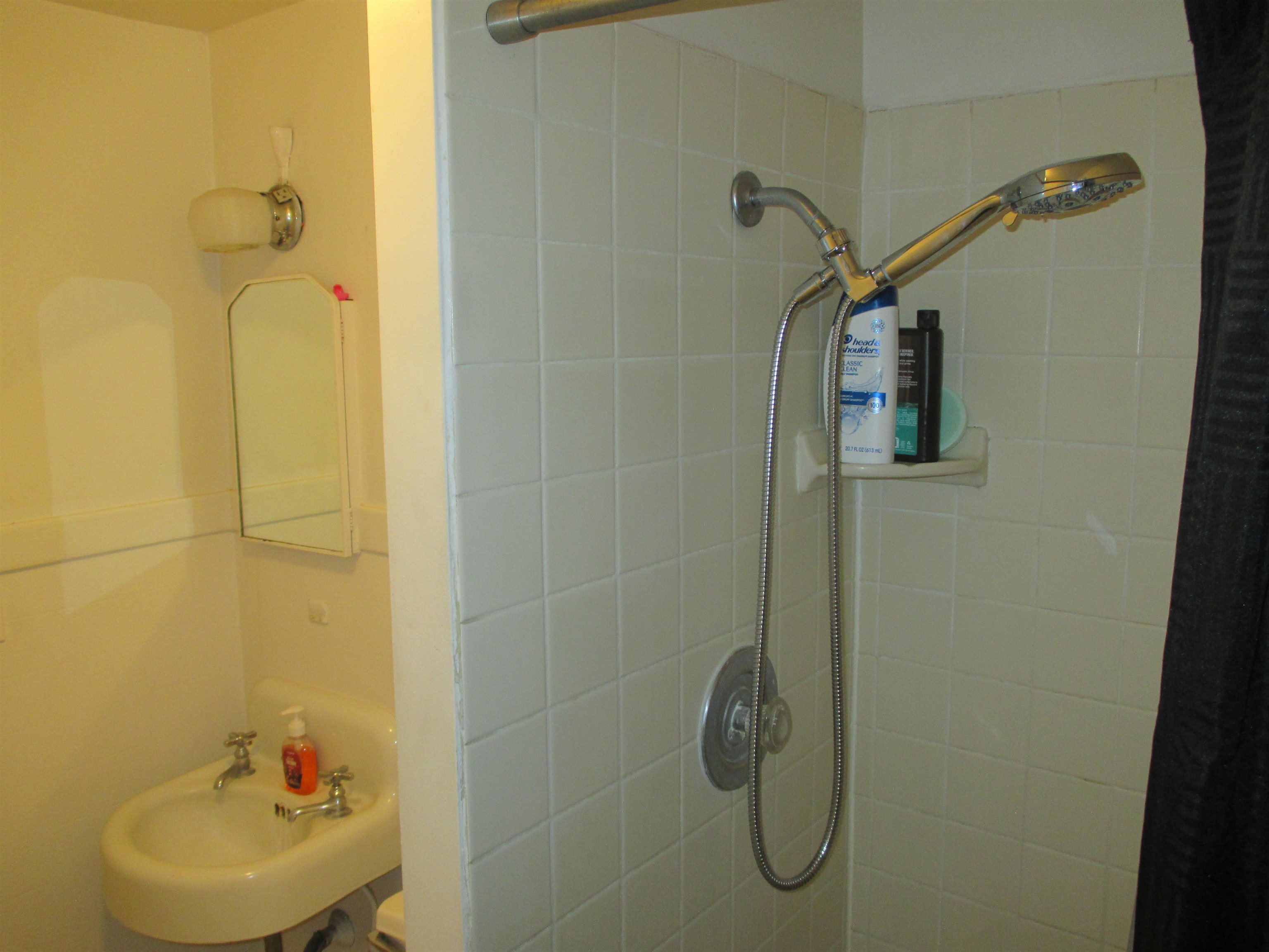 905 NE Lake St - Photo 14