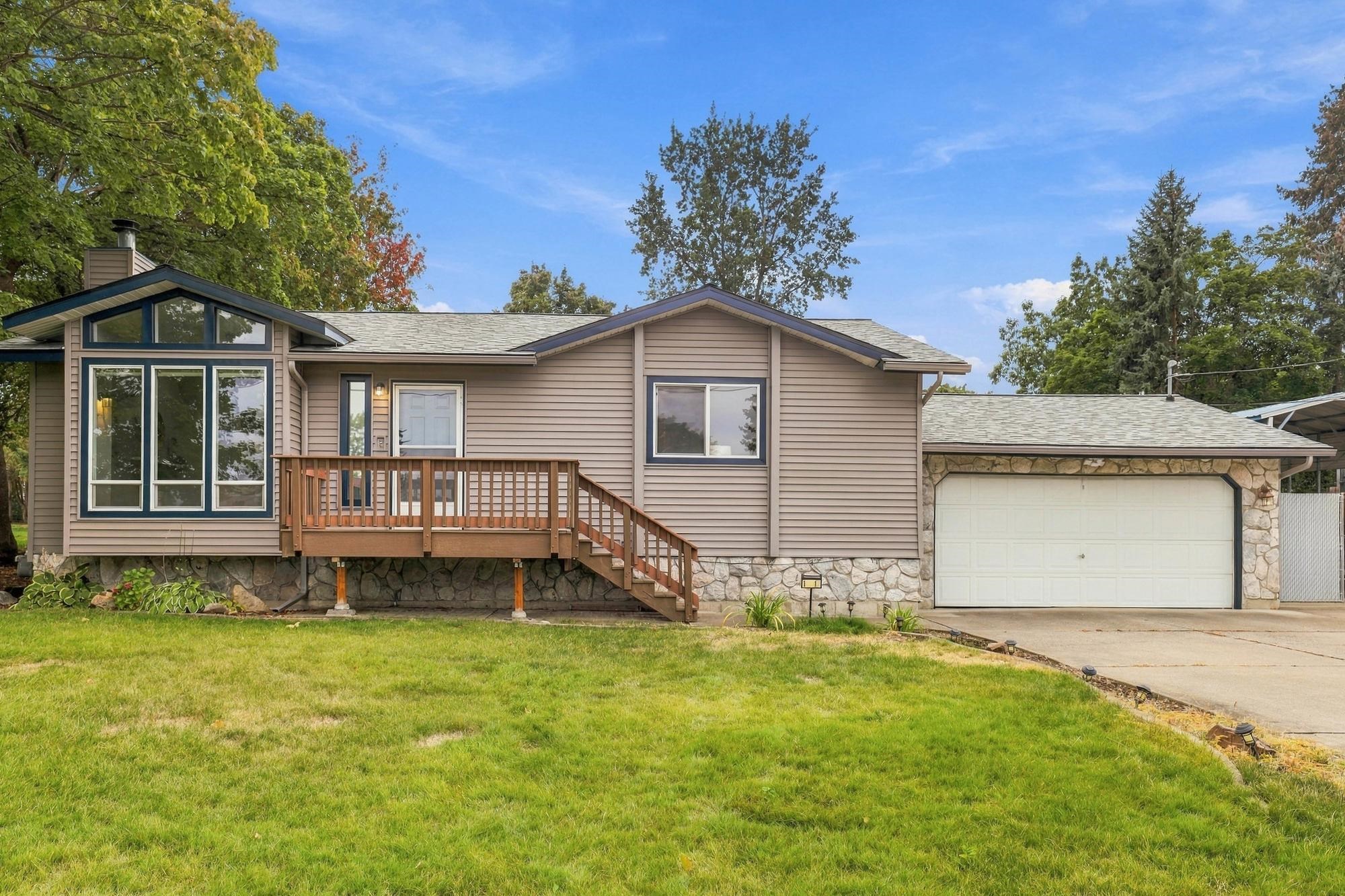 13216 E 12th Ave - Photo 1