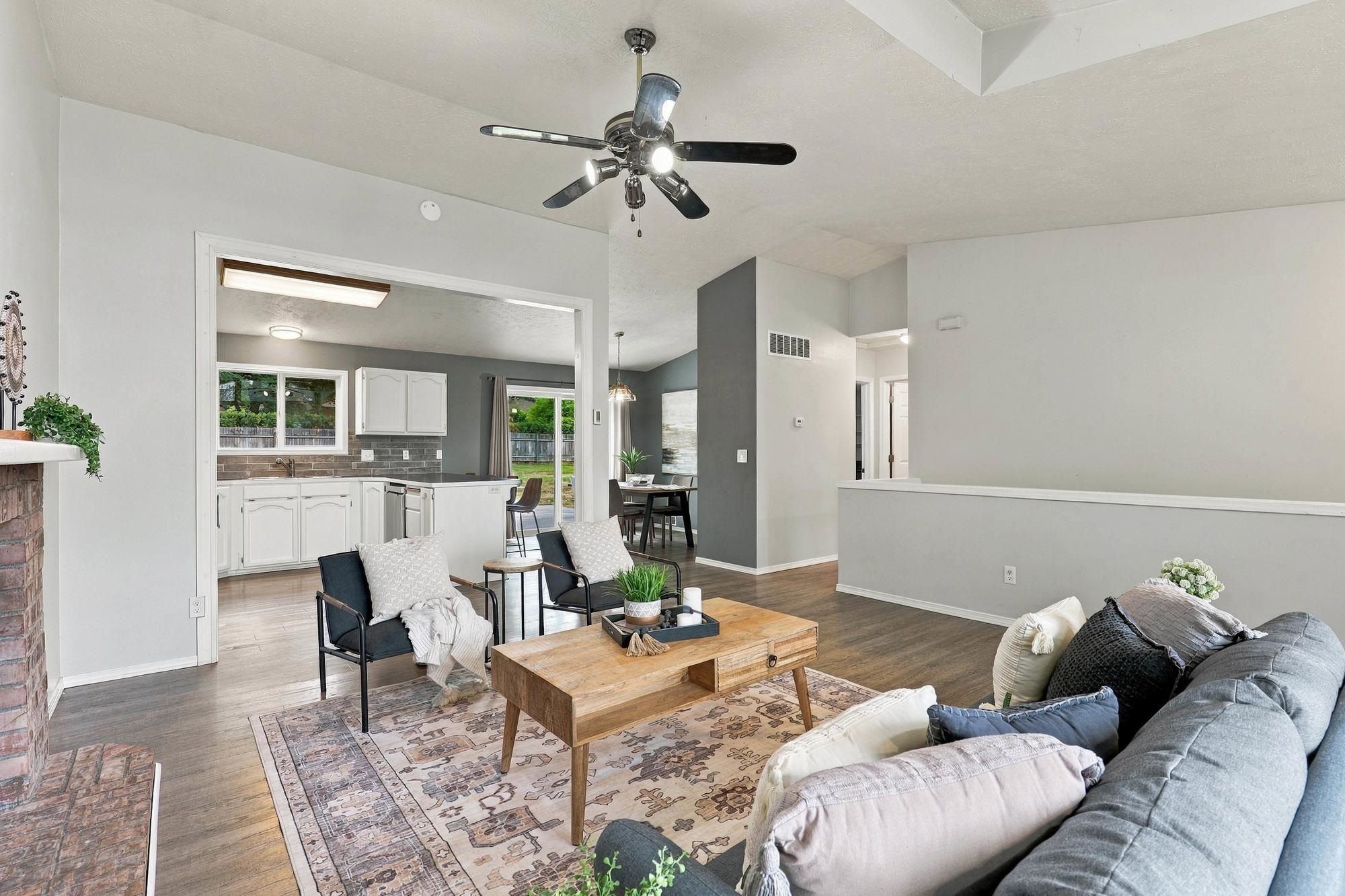 13216 E 12th Ave - Photo 3